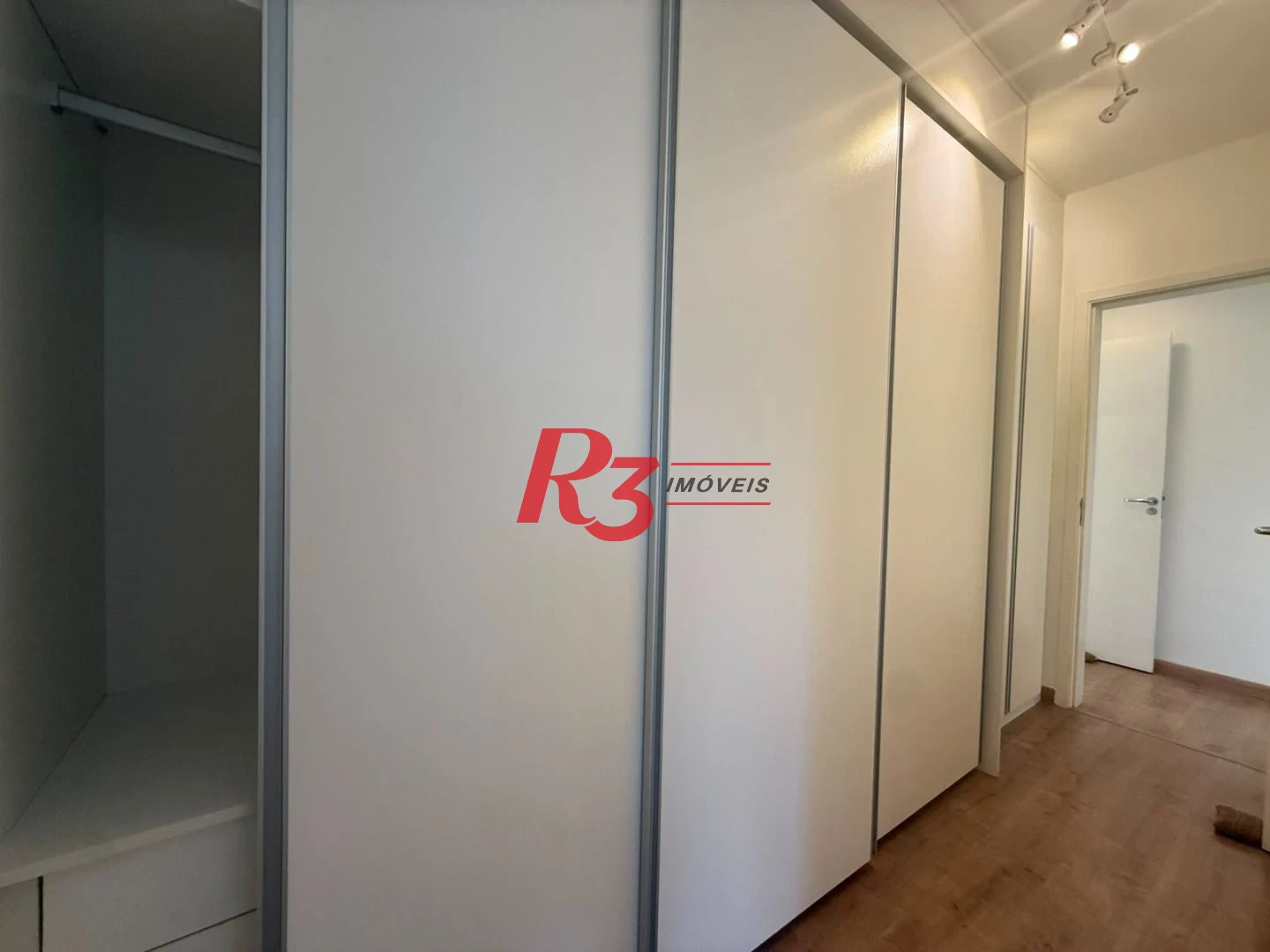 Apartamento com 3 dormitórios à venda, 109 m² por R$ 1.350.000,00 - Gonzaga - Santos/SP
