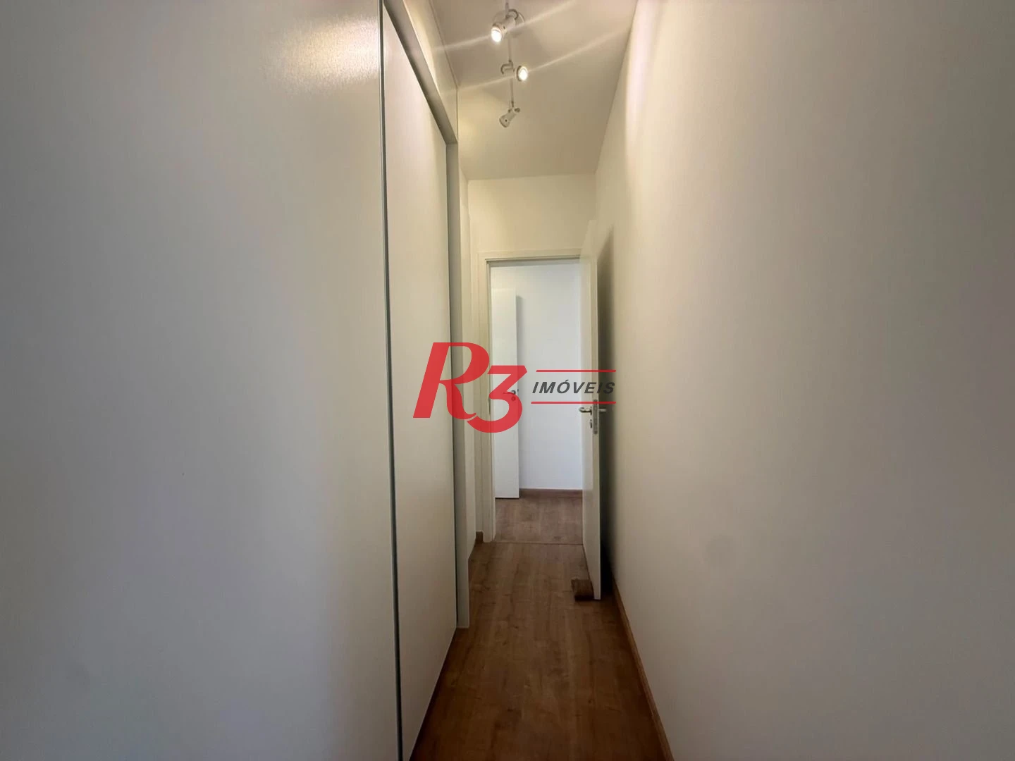 Apartamento com 3 dormitórios à venda, 109 m² por R$ 1.350.000,00 - Gonzaga - Santos/SP