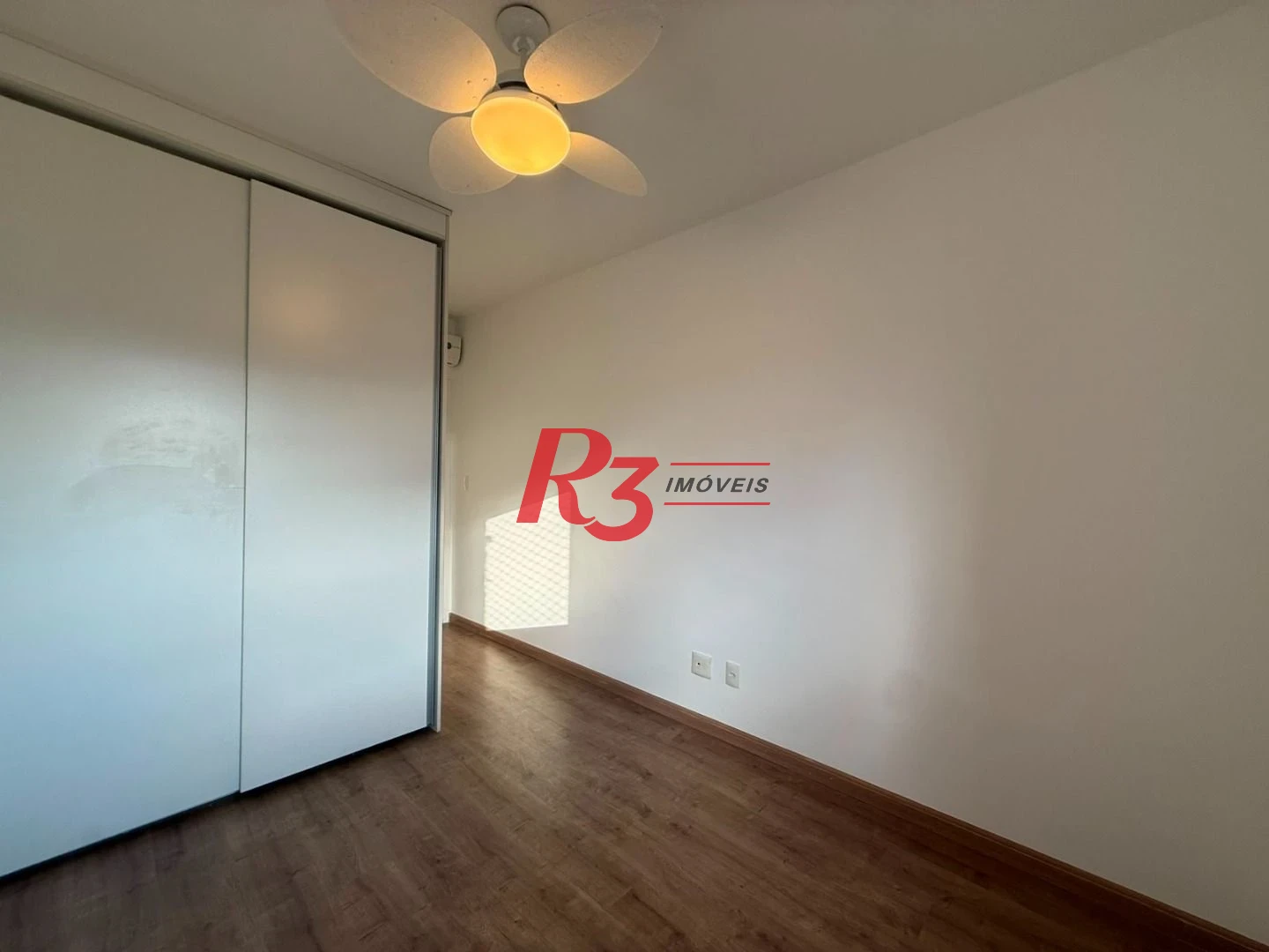Apartamento com 3 dormitórios à venda, 109 m² por R$ 1.350.000,00 - Gonzaga - Santos/SP