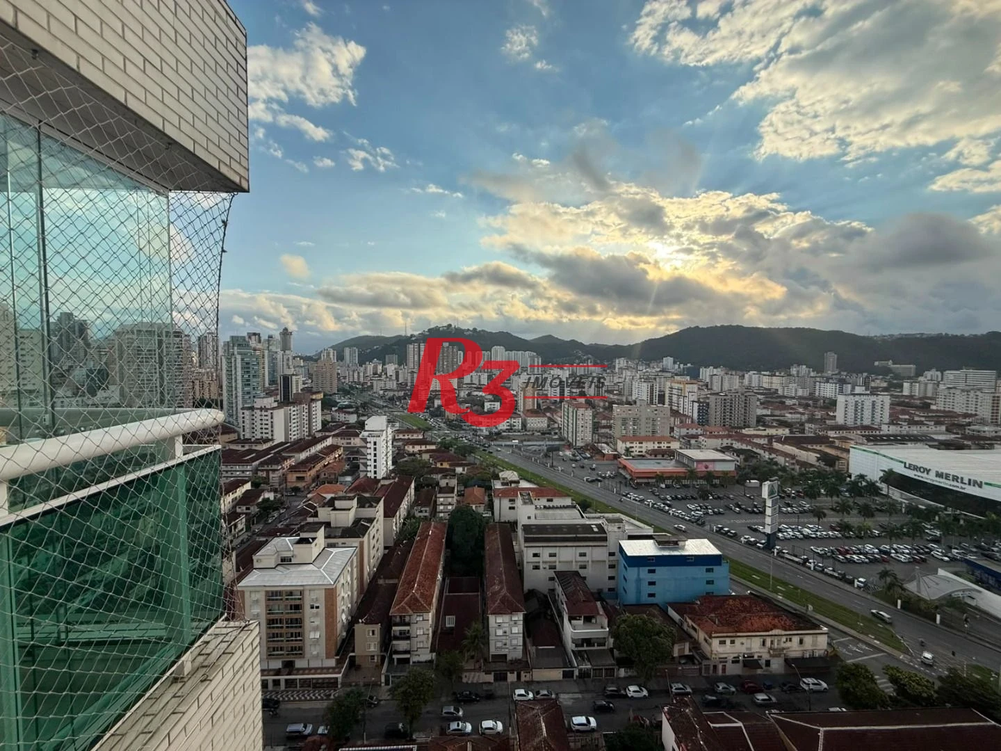 Apartamento com 3 dormitórios à venda, 109 m² por R$ 1.350.000,00 - Gonzaga - Santos/SP