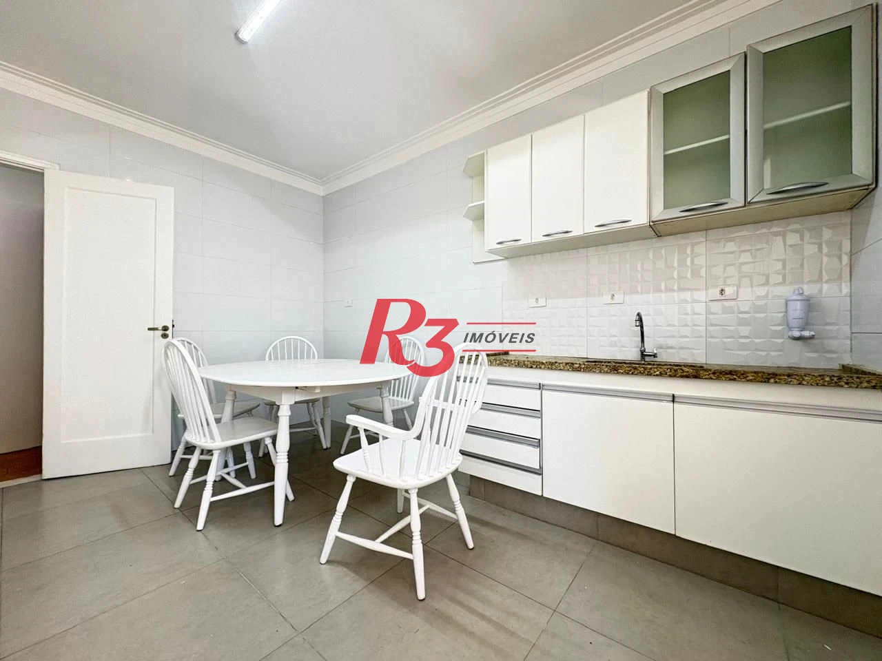 Apartamento com 2 dormitórios para alugar, 110 m² por R$ 3.700,02/mês - Embaré - Santos/SP