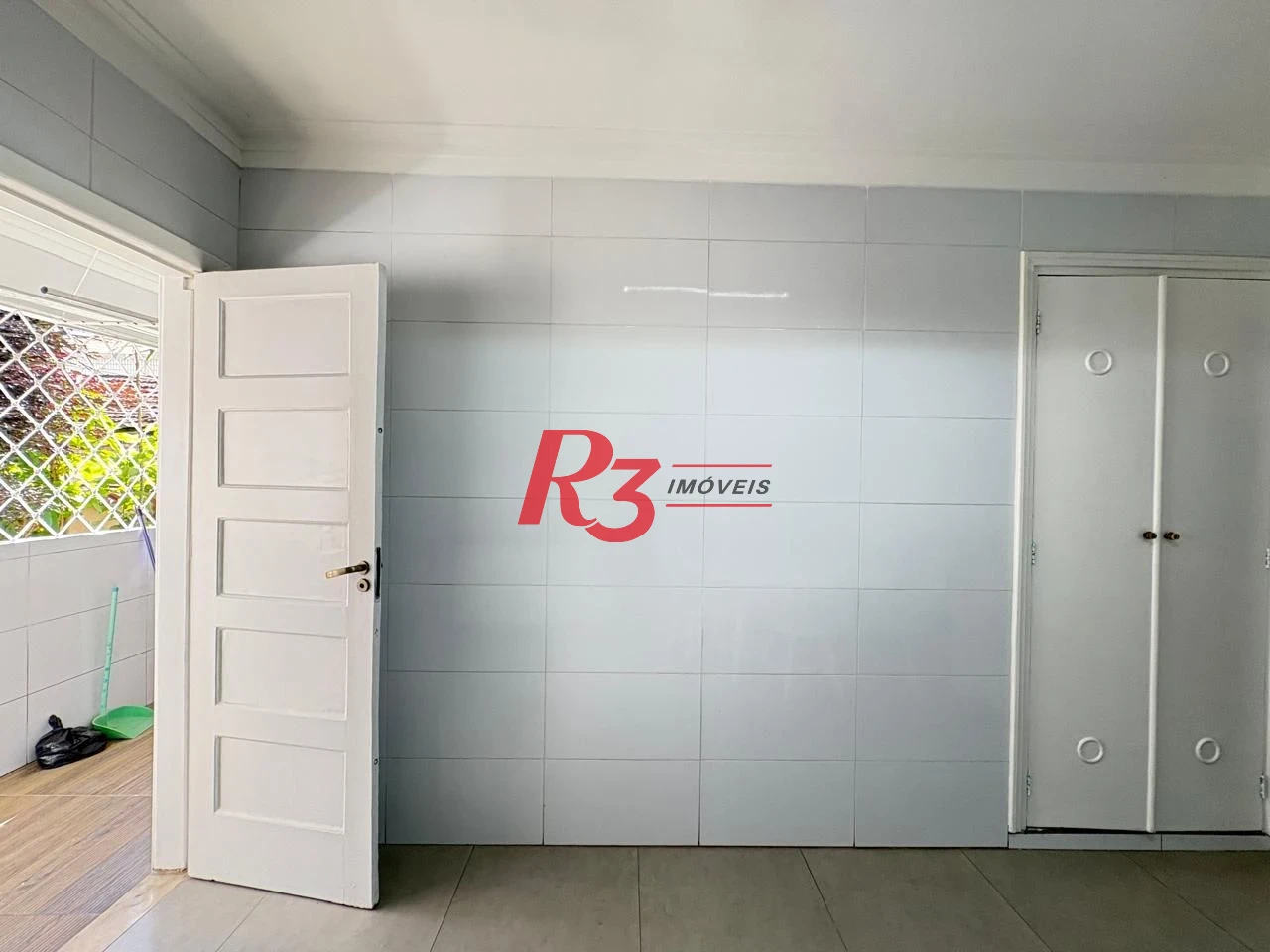 Apartamento com 2 dormitórios para alugar, 110 m² por R$ 3.700,02/mês - Embaré - Santos/SP