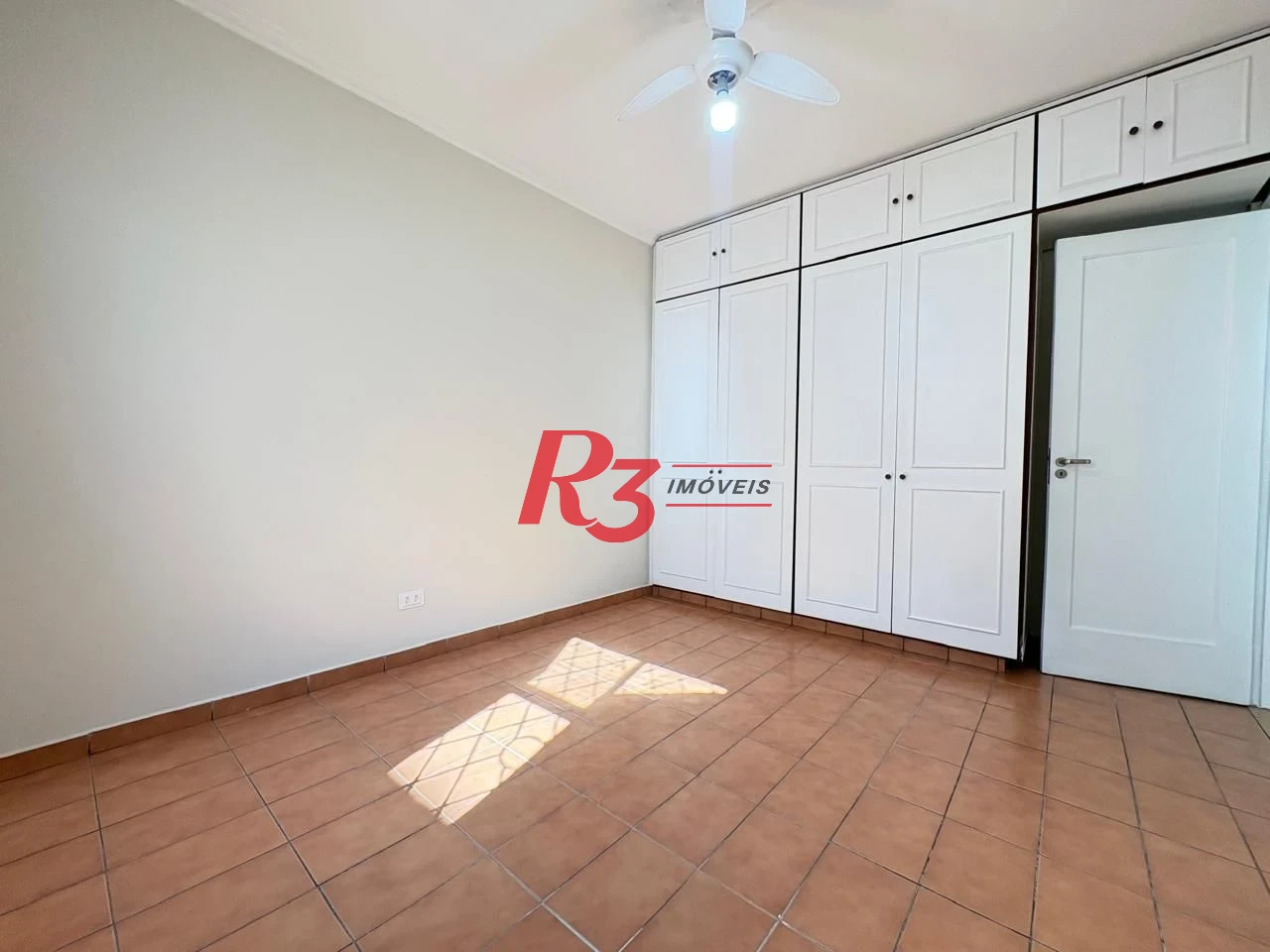 Apartamento com 2 dormitórios para alugar, 110 m² por R$ 3.700,02/mês - Embaré - Santos/SP