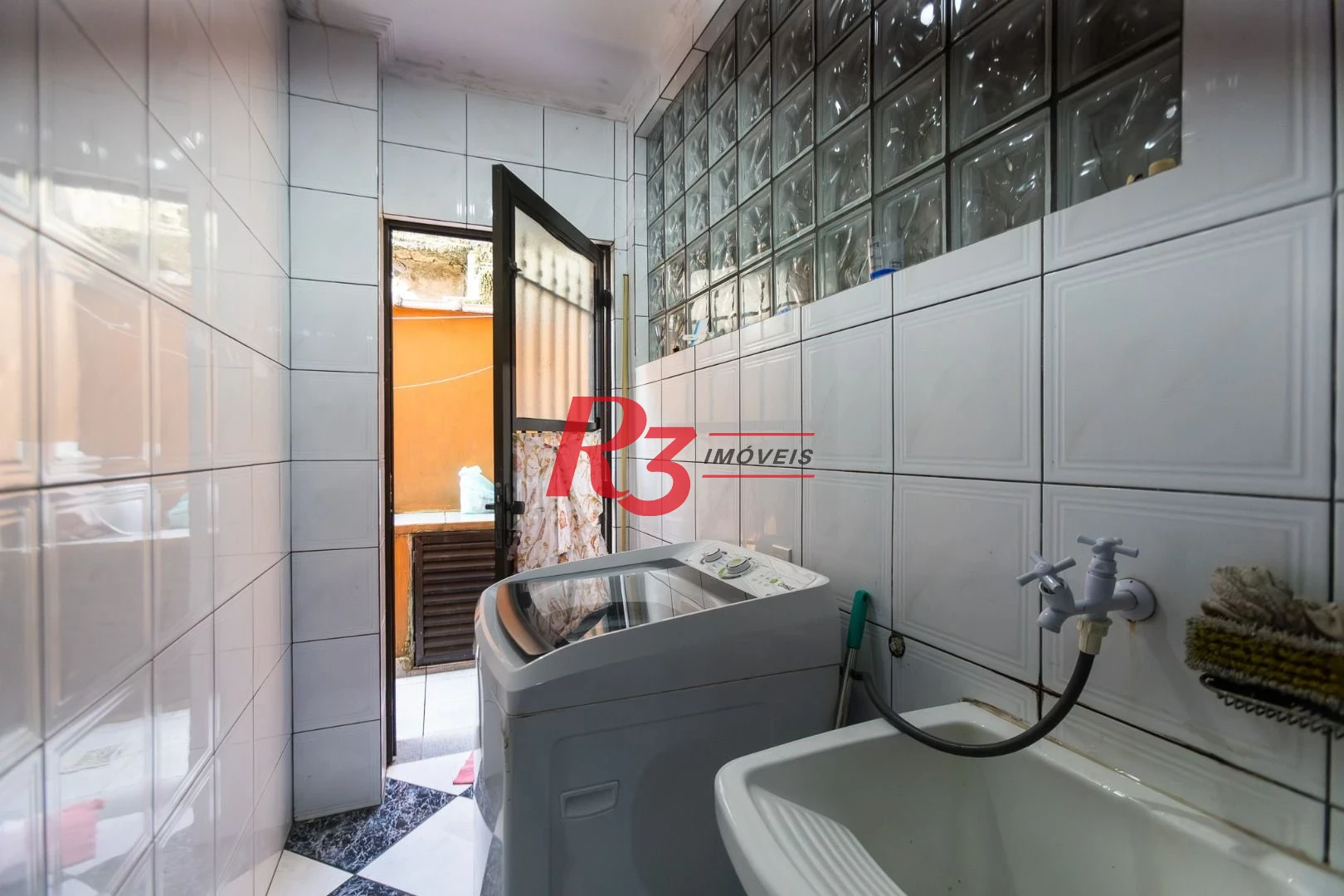 Casa com 2 dormitórios à venda, 90 m² por R$ 418.000,00 - Castelo - Santos/SP