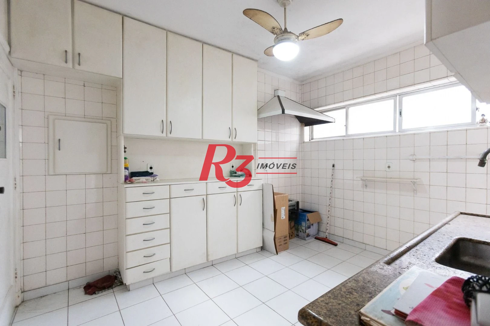 Apartamento com 2 dormitórios à venda, 148 m² por R$ 780.000,00 - Gonzaga - Santos/SP
