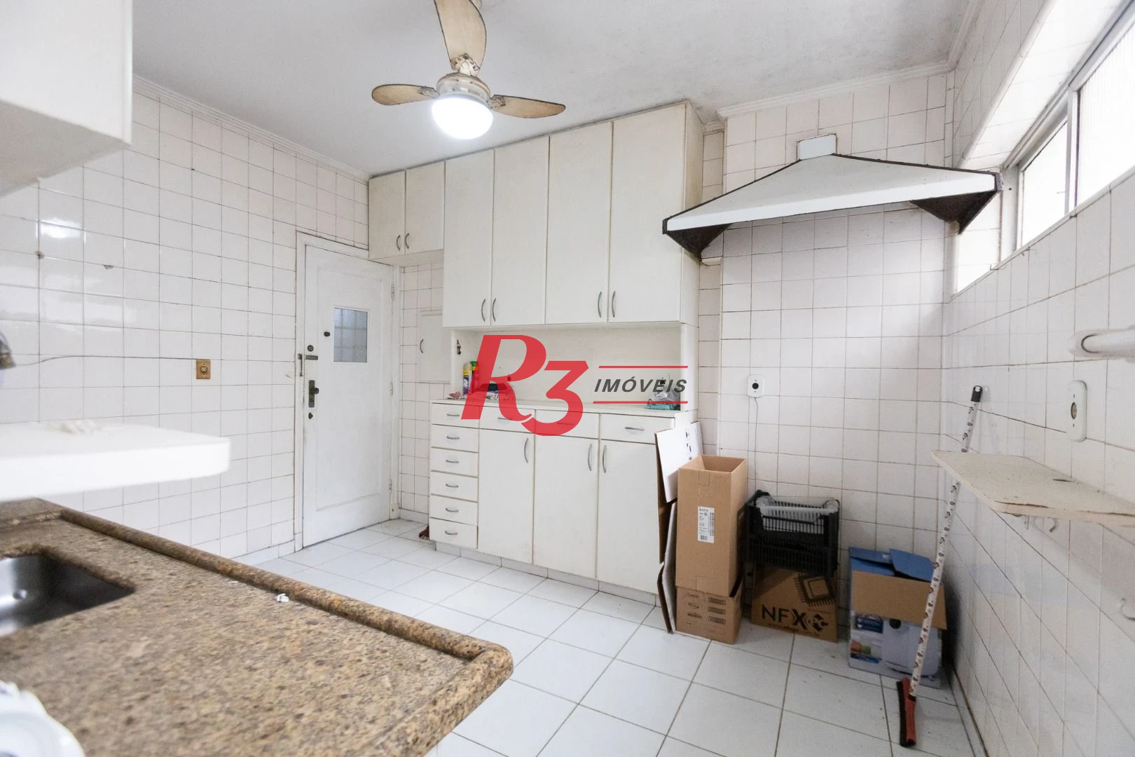 Apartamento com 2 dormitórios à venda, 148 m² por R$ 780.000,00 - Gonzaga - Santos/SP