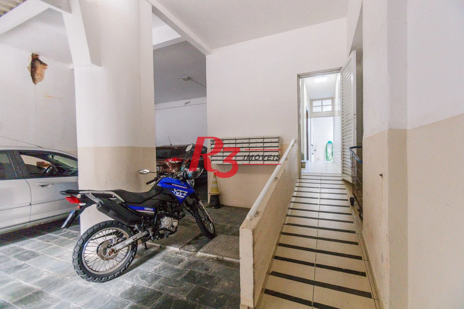 Apartamento com 2 dormitórios à venda, 148 m² por R$ 780.000,00 - Gonzaga - Santos/SP