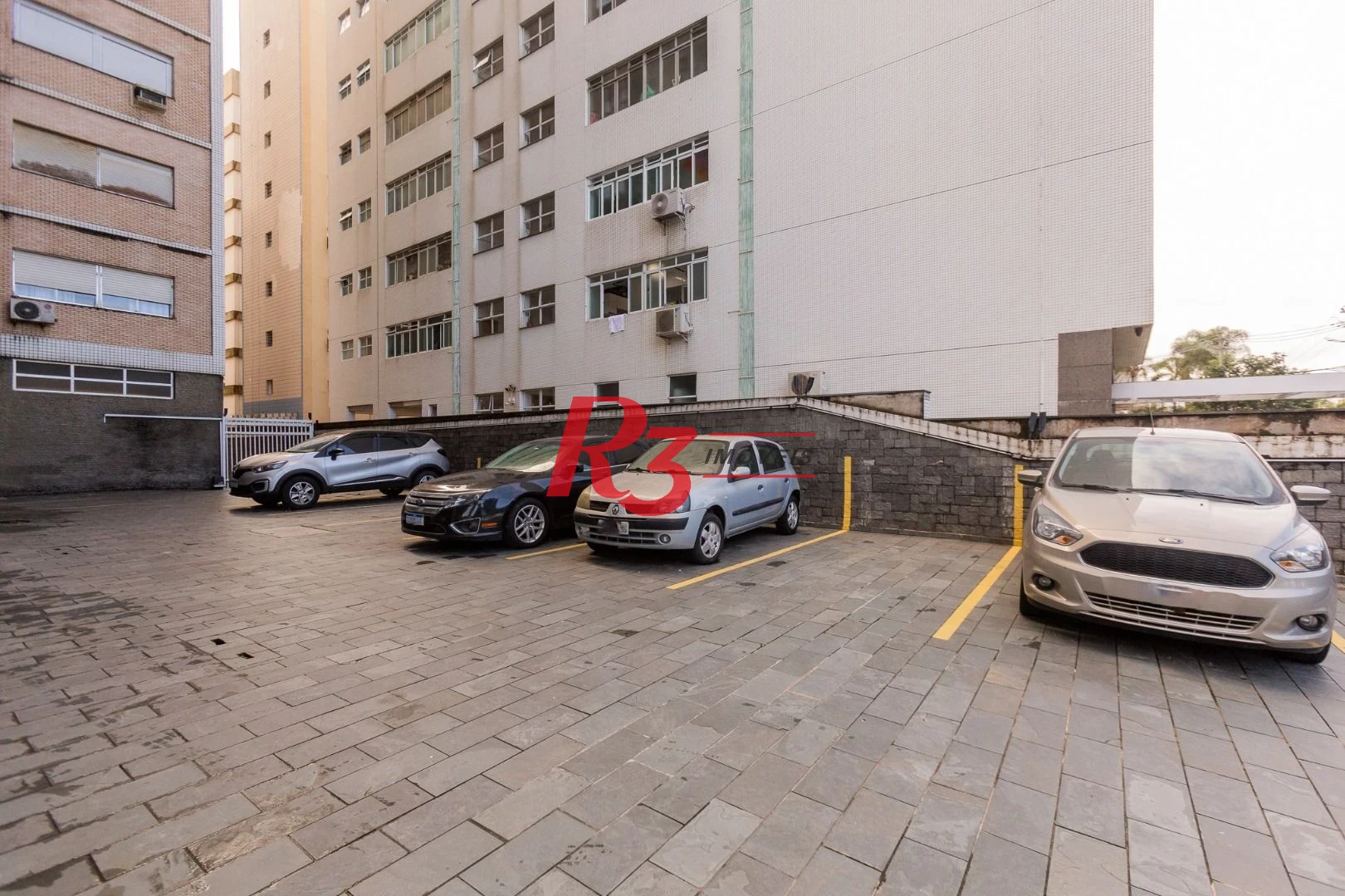 Apartamento com 2 dormitórios à venda, 148 m² por R$ 780.000,00 - Gonzaga - Santos/SP