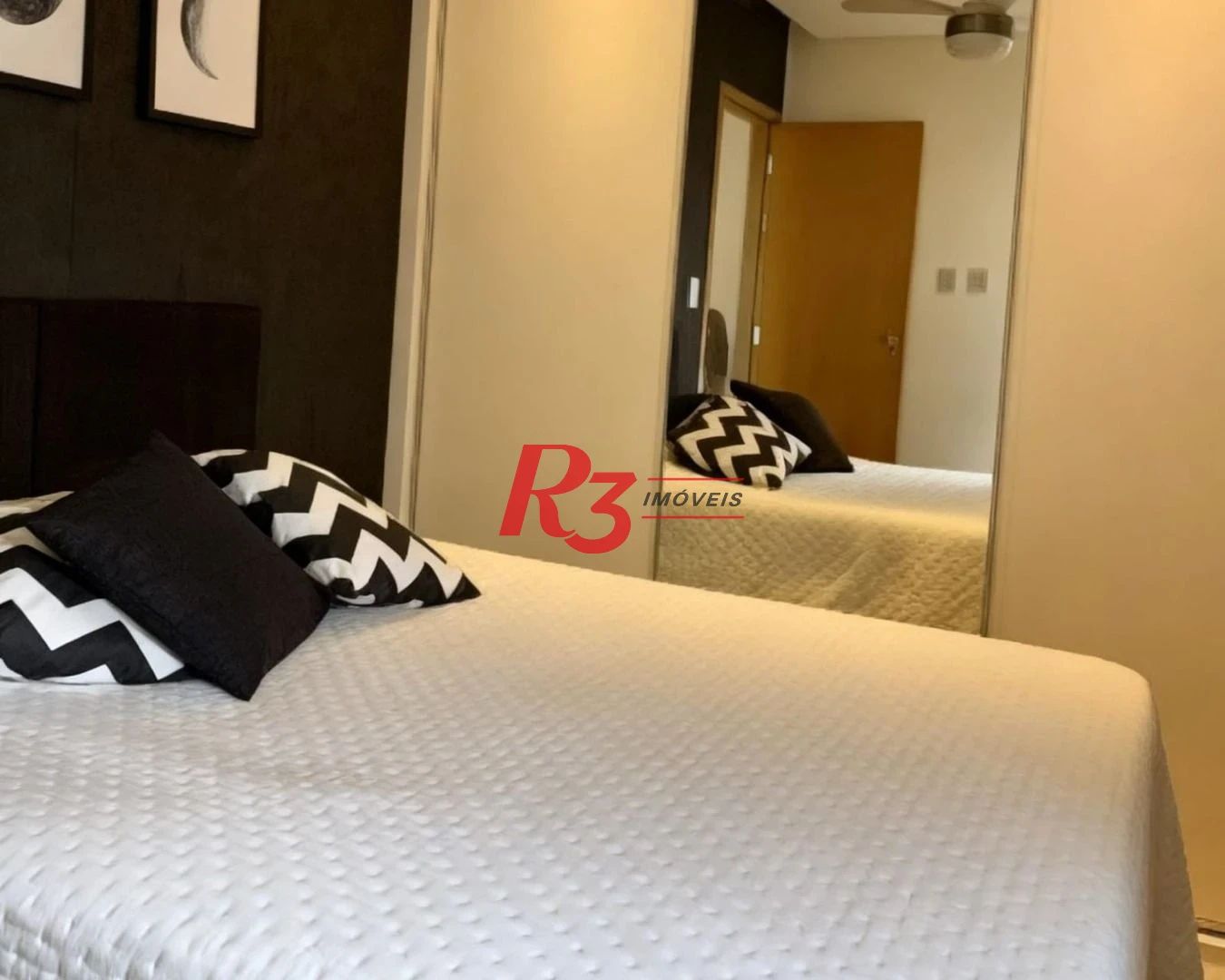 Apartamento com 2 dormitórios à venda, 60 m² por R$ 646.000,00 - Marapé - Santos/SP