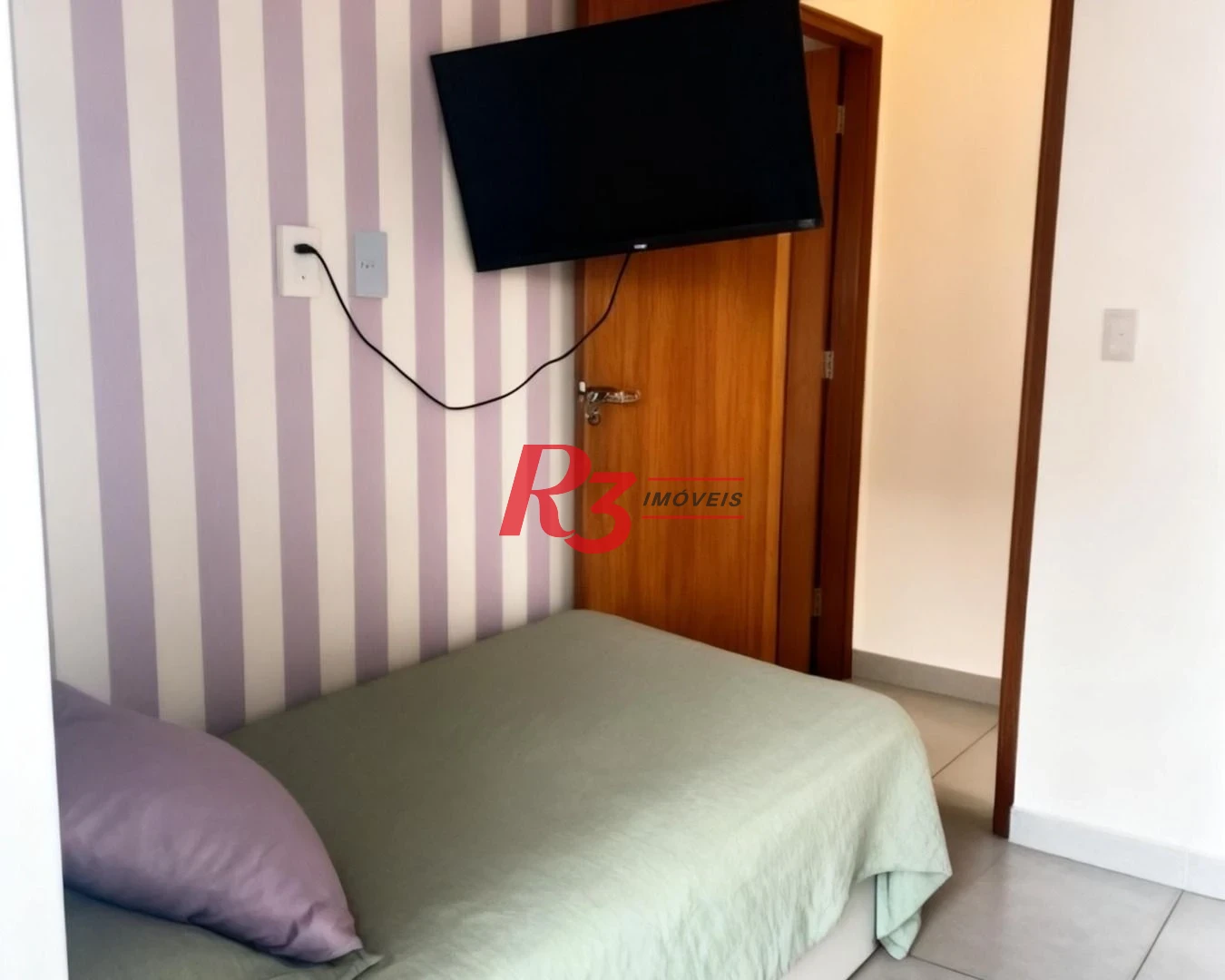 Apartamento com 2 dormitórios à venda, 60 m² por R$ 646.000,00 - Marapé - Santos/SP