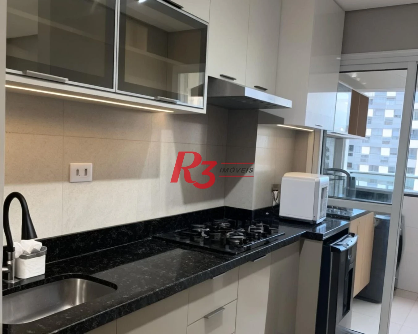 Apartamento com 2 dormitórios à venda, 60 m² por R$ 646.000,00 - Marapé - Santos/SP