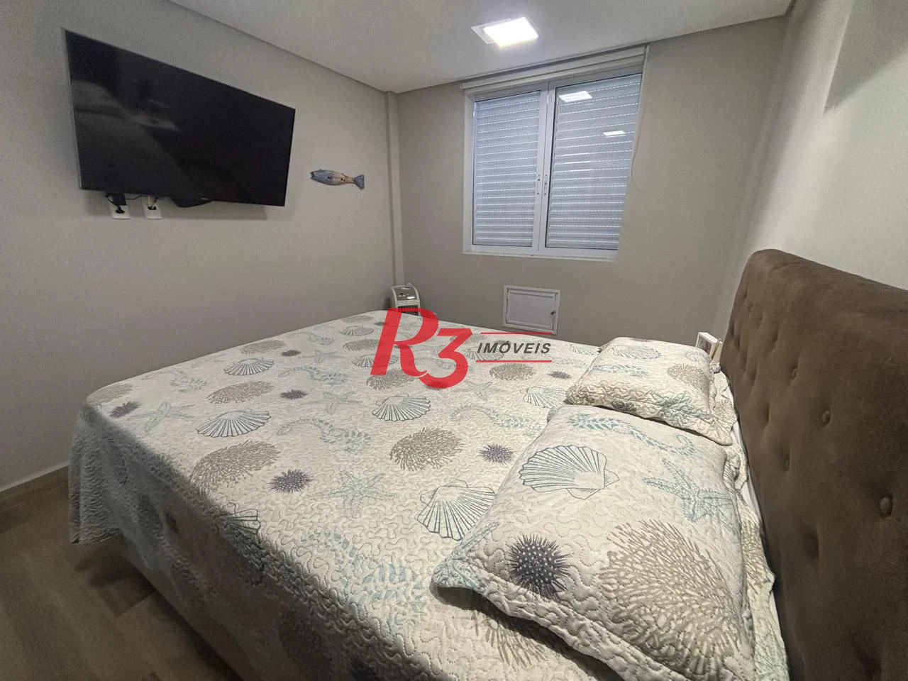Apartamento a venda de 2 dormitórios na guadra da praia