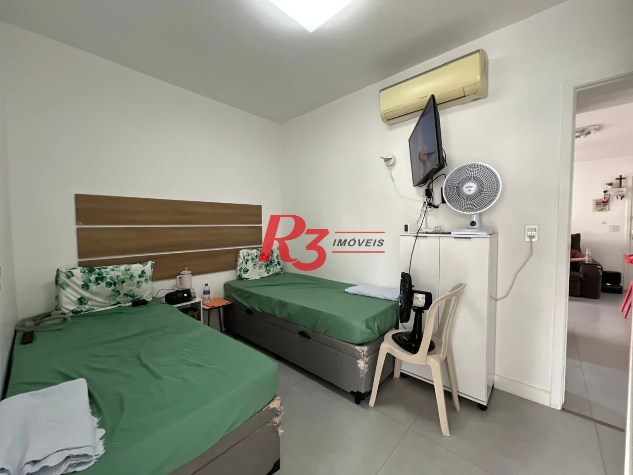 Apartamento com 2 dormitórios à venda, 77 m² por R$ 960.000,00 - Gonzaga - Santos/SP
