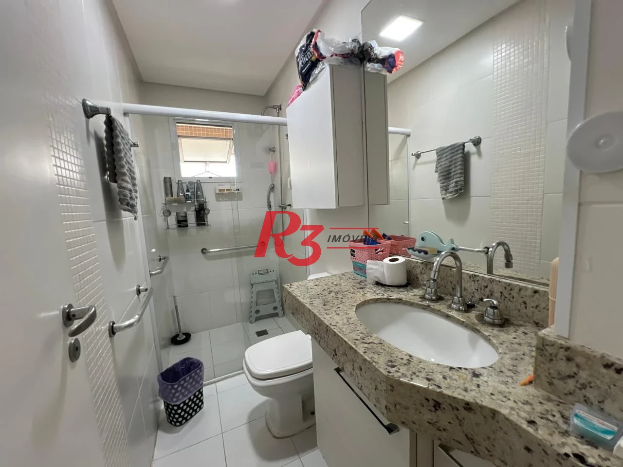 Apartamento com 2 dormitórios à venda, 77 m² por R$ 960.000,00 - Gonzaga - Santos/SP