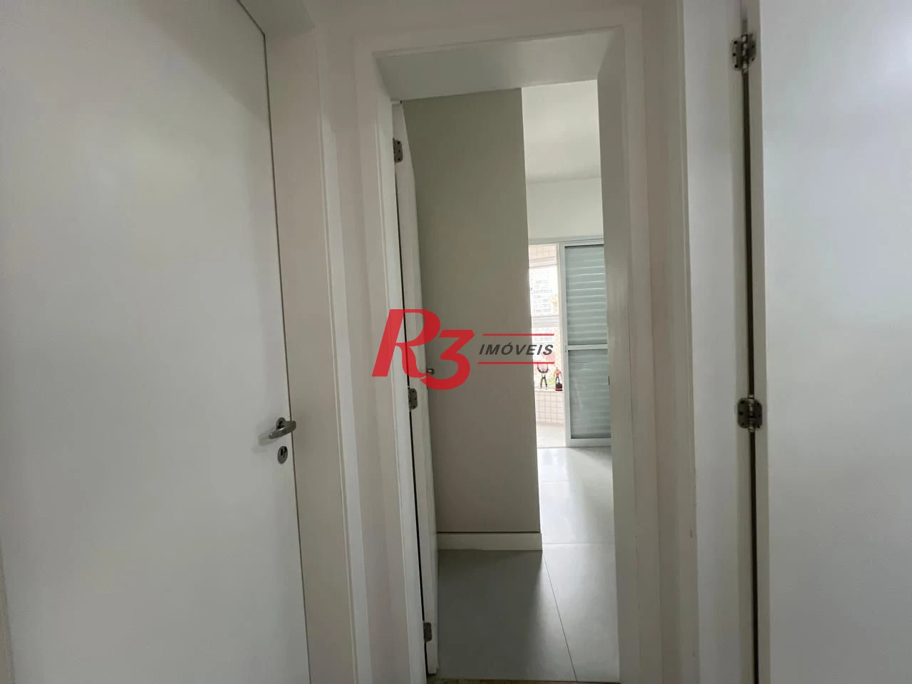 Apartamento com 2 dormitórios à venda, 77 m² por R$ 960.000,00 - Gonzaga - Santos/SP
