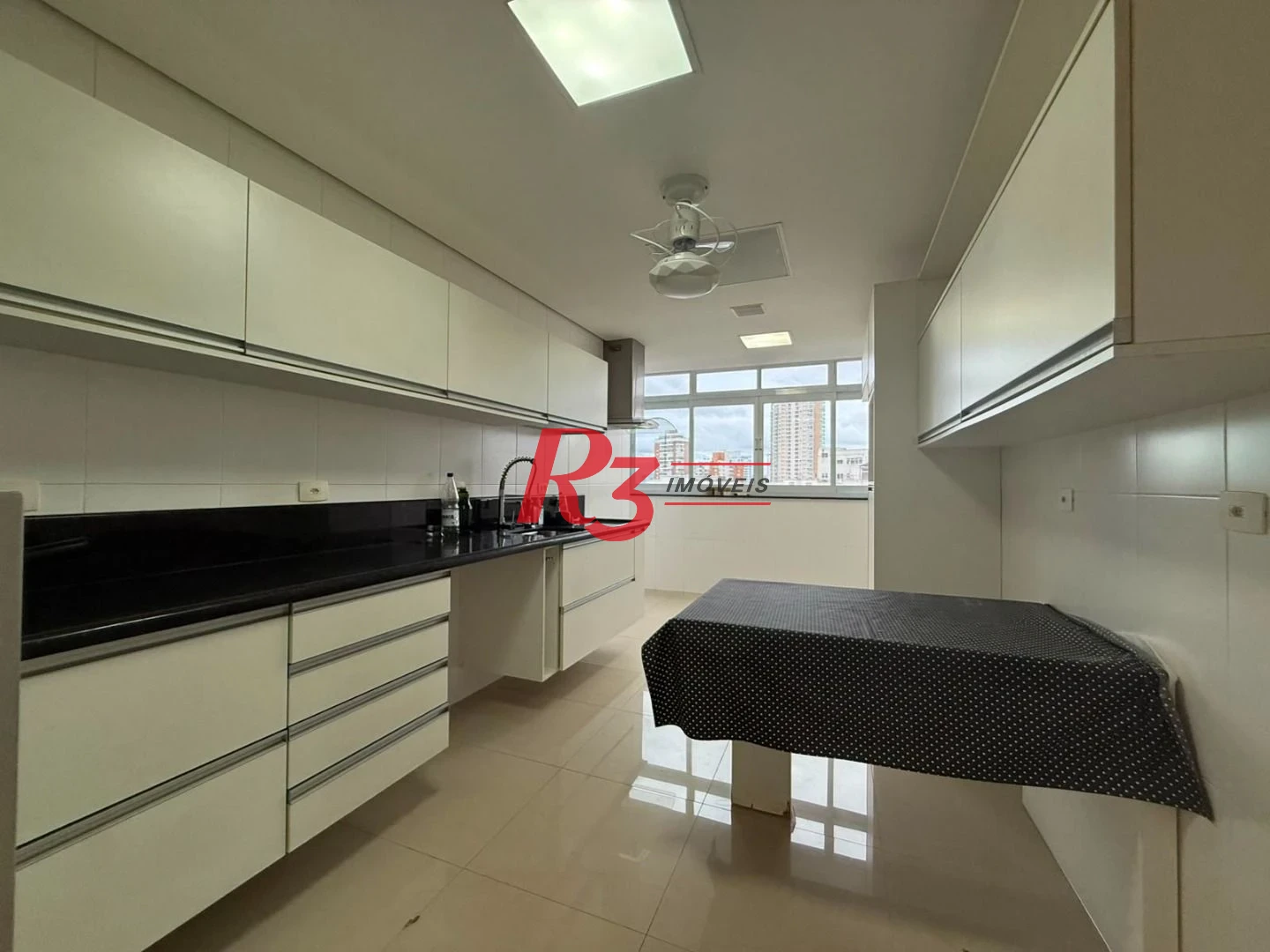 Apartamento com 3 dormitórios à venda, 194 m² por R$ 1.880.000,00 - Boqueirão - Santos/SP