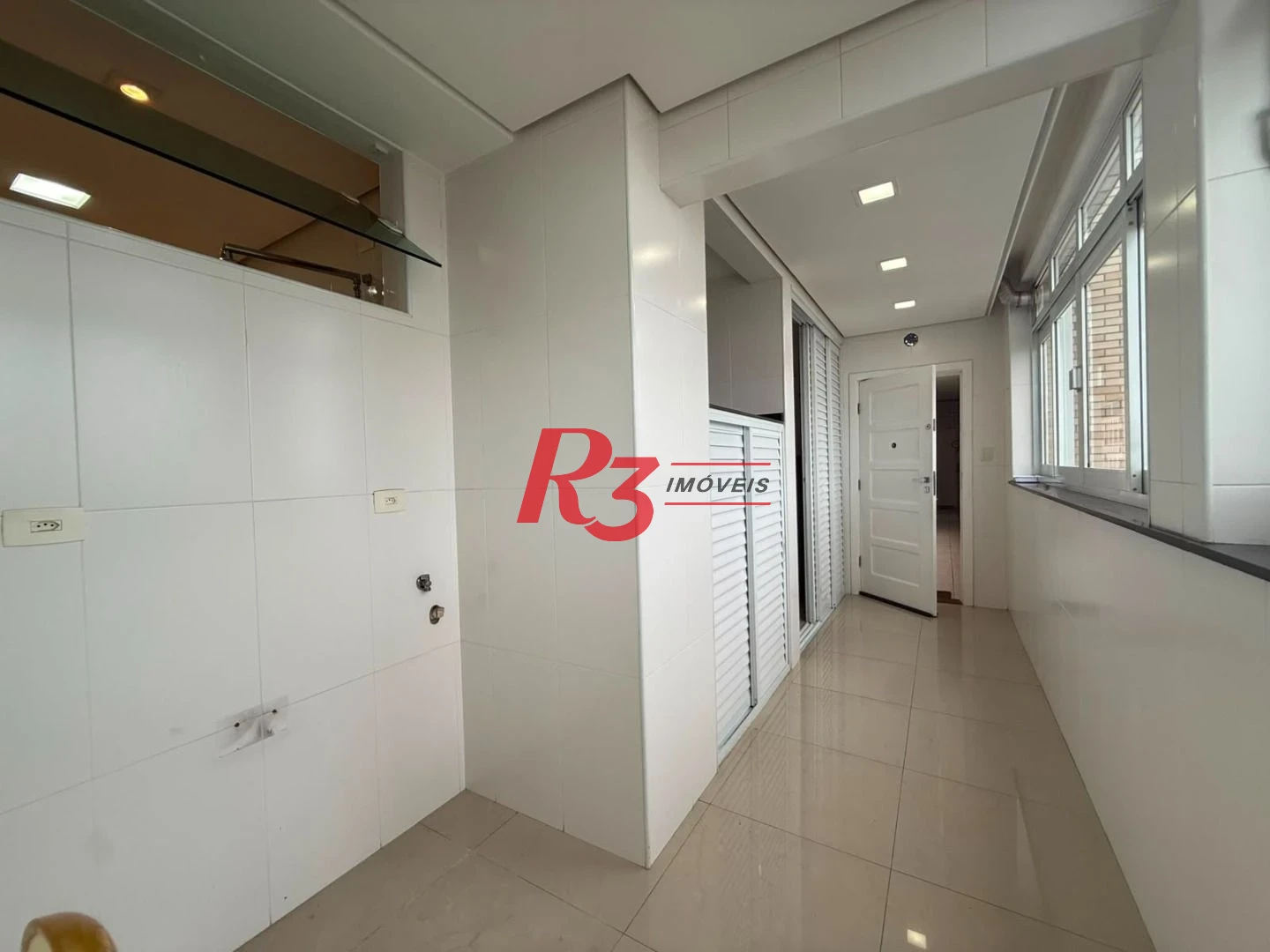 Apartamento com 3 dormitórios à venda, 194 m² por R$ 1.880.000,00 - Boqueirão - Santos/SP