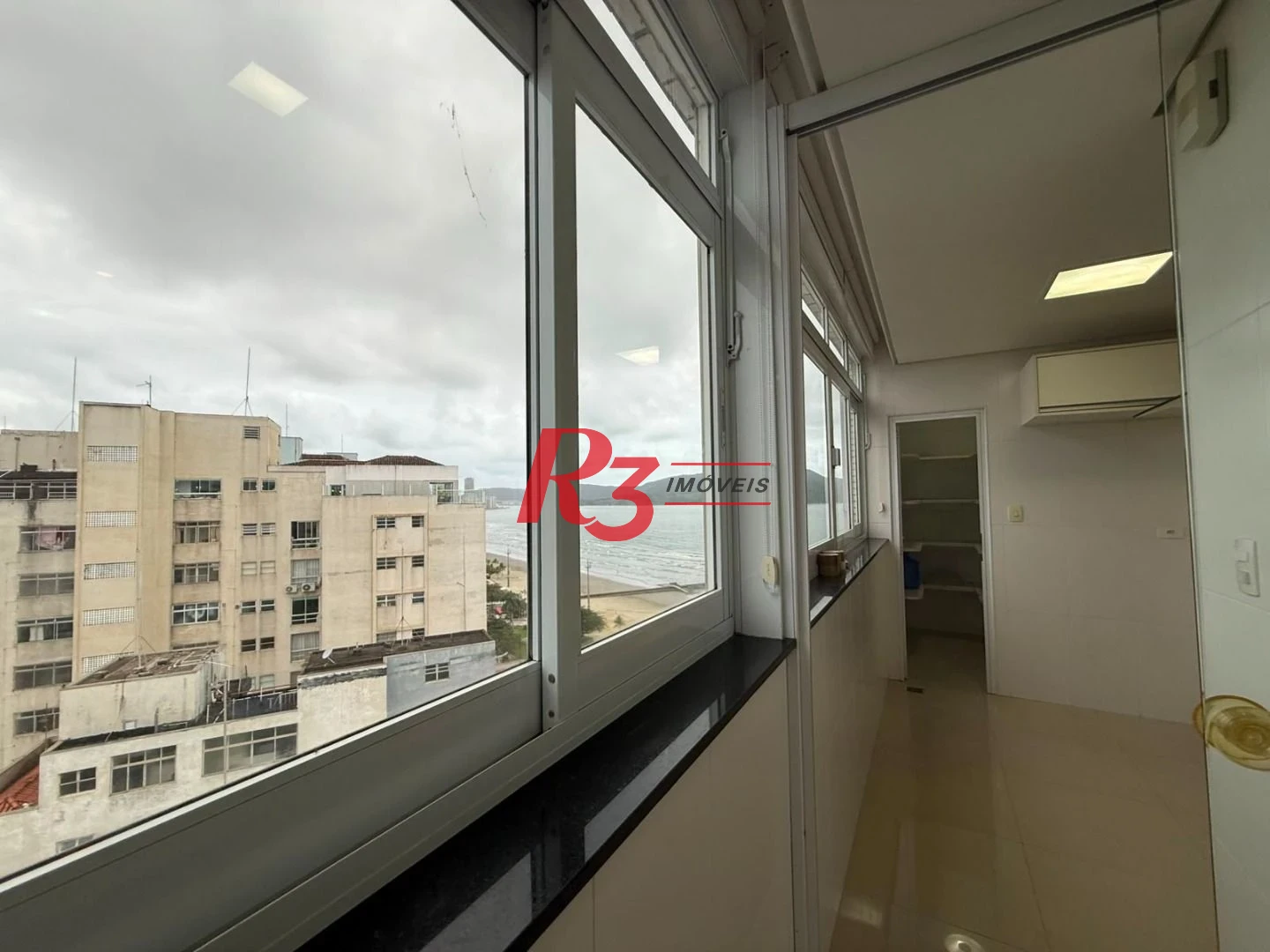 Apartamento com 3 dormitórios à venda, 194 m² por R$ 1.880.000,00 - Boqueirão - Santos/SP
