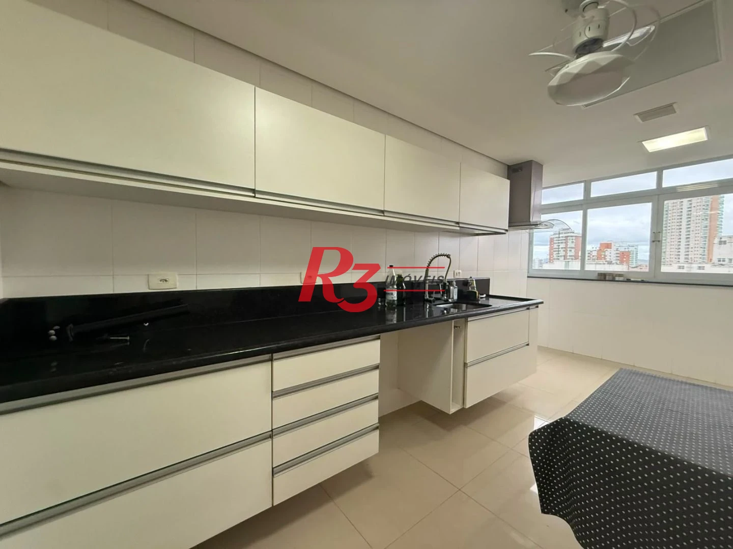Apartamento com 3 dormitórios à venda, 194 m² por R$ 1.880.000,00 - Boqueirão - Santos/SP