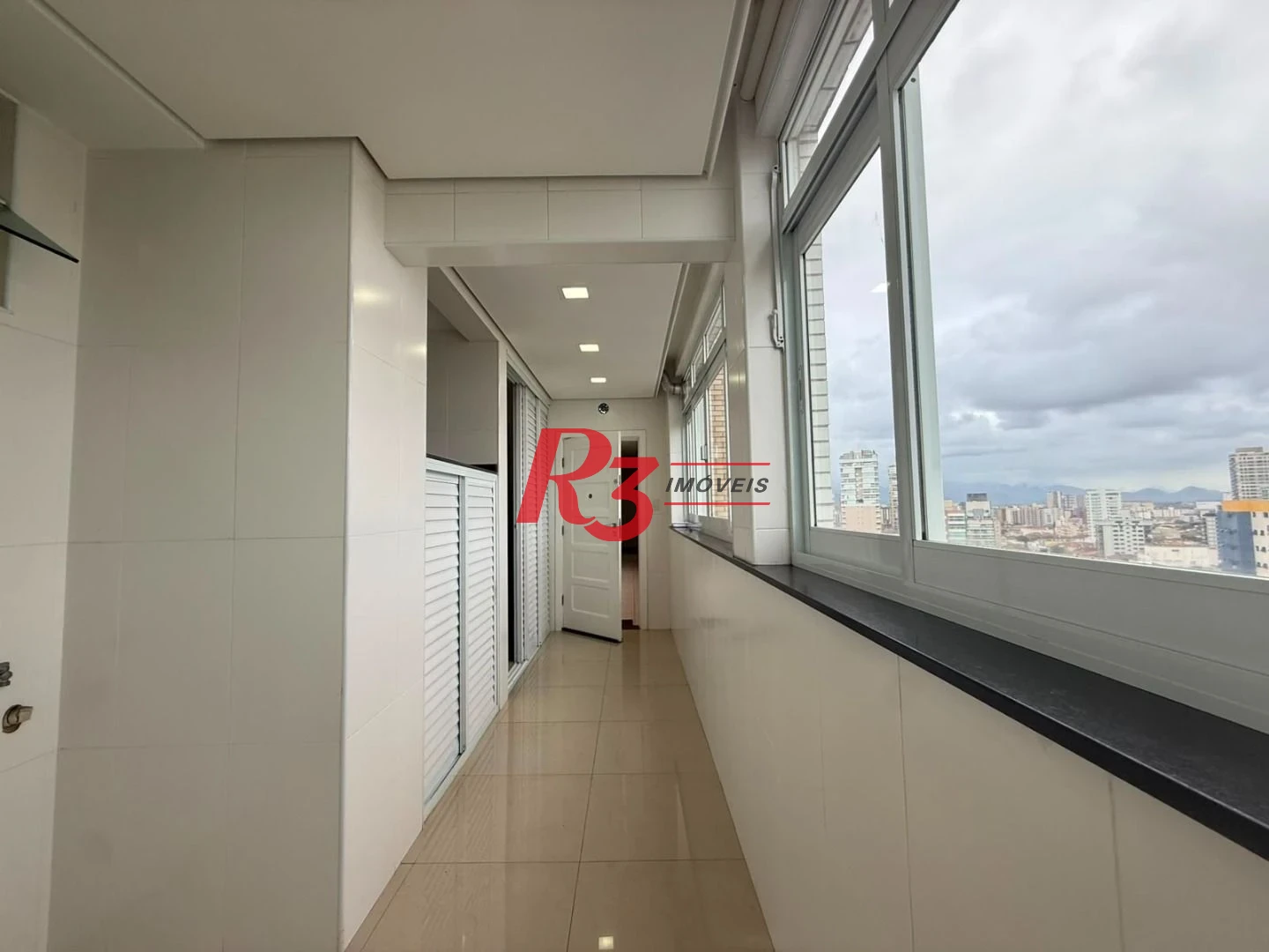 Apartamento com 3 dormitórios à venda, 194 m² por R$ 1.880.000,00 - Boqueirão - Santos/SP