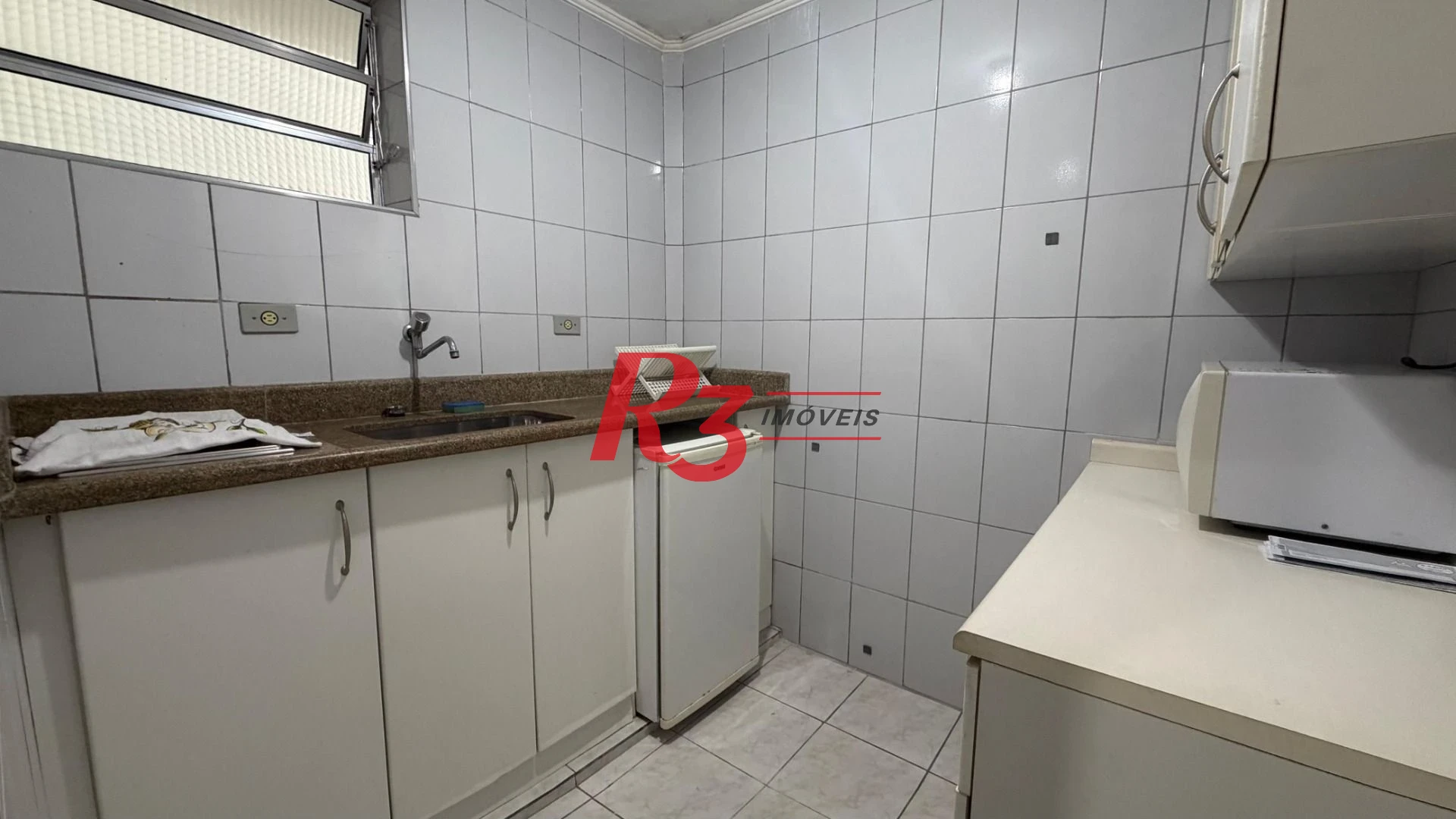 Apartamento com 2 dormitórios à venda, 54 m² por R$ 415.000,00 - Boqueirão - Santos/SP