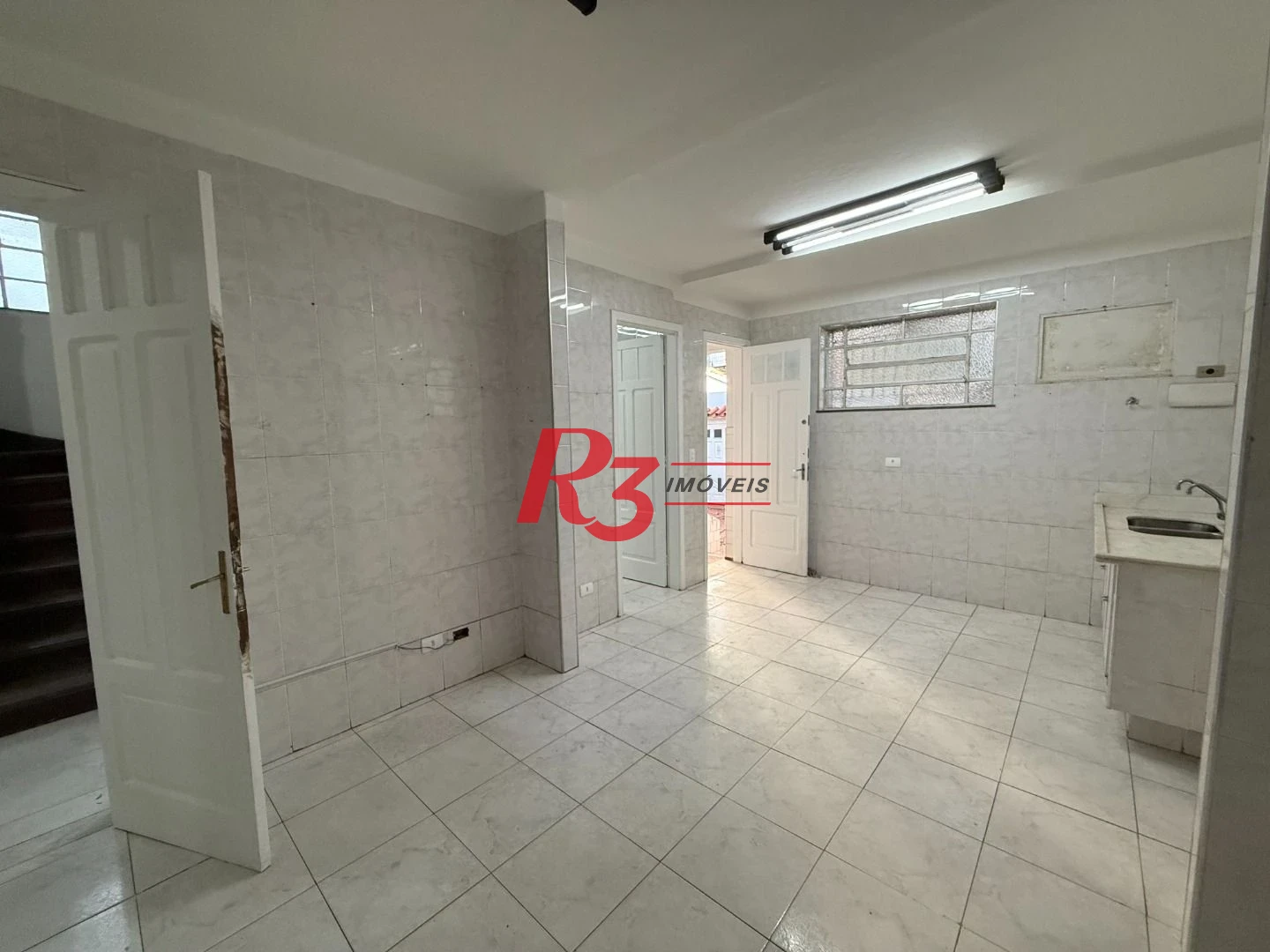Sobrado para alugar, 257 m² por R$ 41.900,00/mês - Gonzaga - Santos/SP