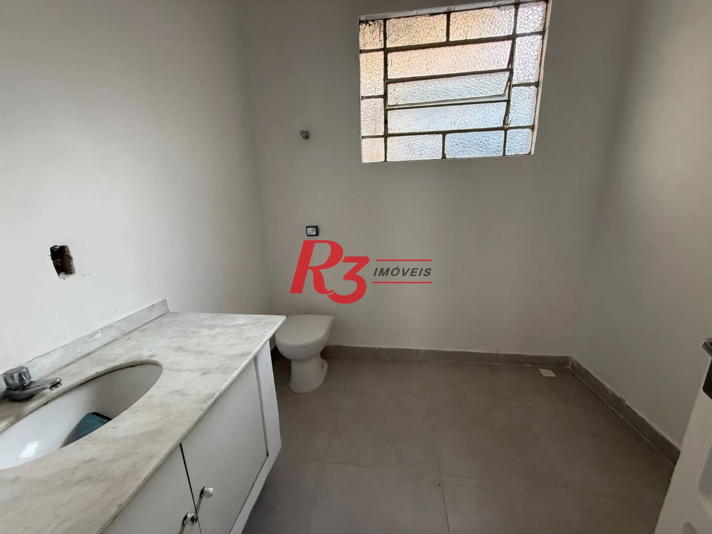 Sobrado para alugar, 257 m² por R$ 41.900,00/mês - Gonzaga - Santos/SP
