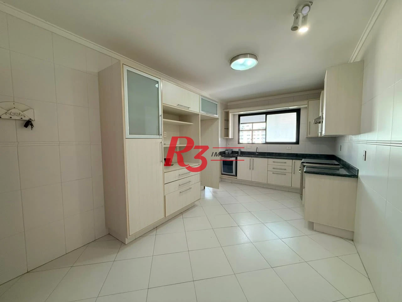 Apartamento com 2 dormitórios à venda, 136 m² por R$ 1.100.000,00 - Boqueirão - Santos/SP