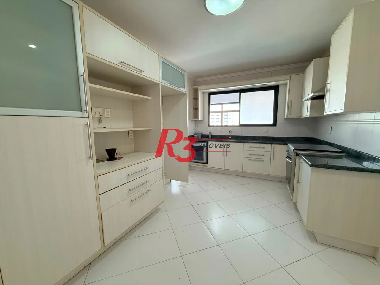 Apartamento com 2 dormitórios à venda, 136 m² por R$ 1.100.000,00 - Boqueirão - Santos/SP