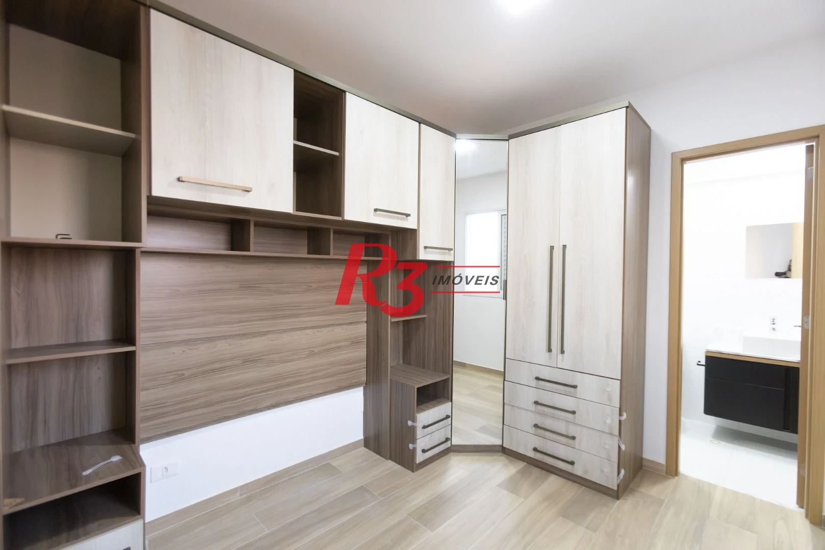 Apartamento com 2 dormitórios à venda, 70 m² por R$ 890.000,00 - Boqueirão - Santos/SP