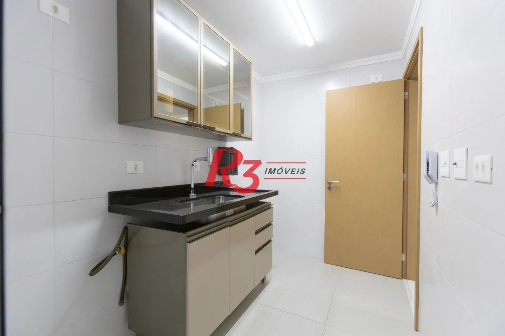 Apartamento com 2 dormitórios à venda, 70 m² por R$ 890.000,00 - Boqueirão - Santos/SP