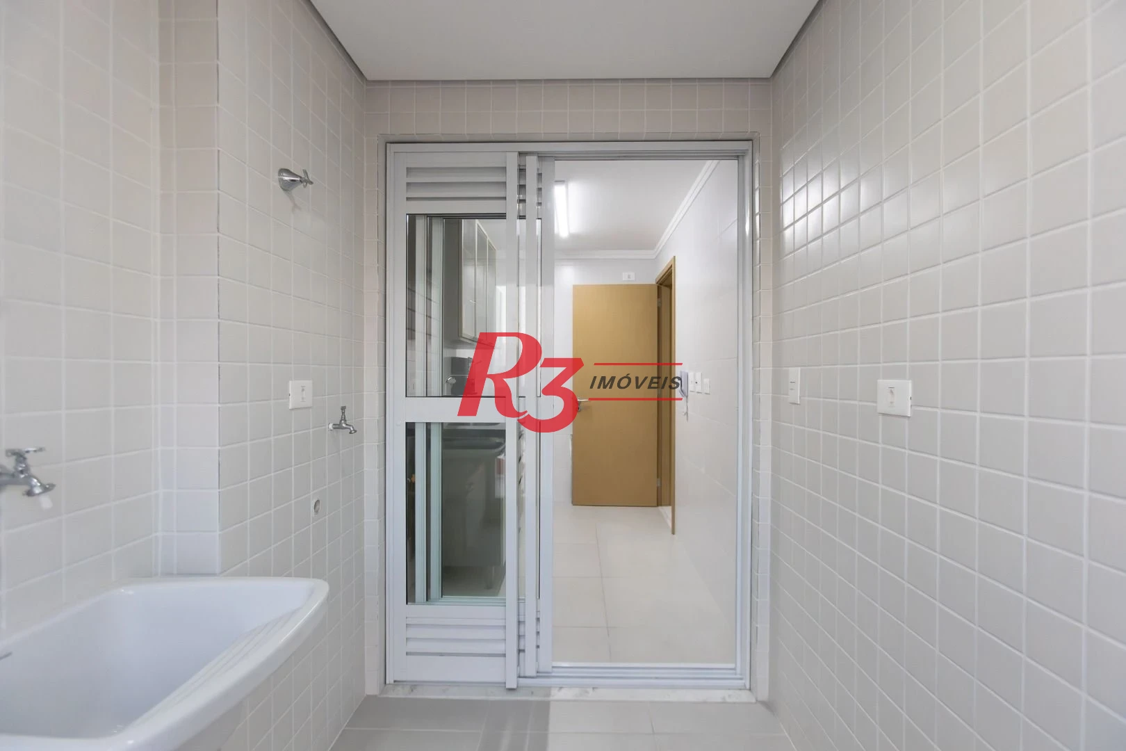 Apartamento com 2 dormitórios à venda, 70 m² por R$ 890.000,00 - Boqueirão - Santos/SP