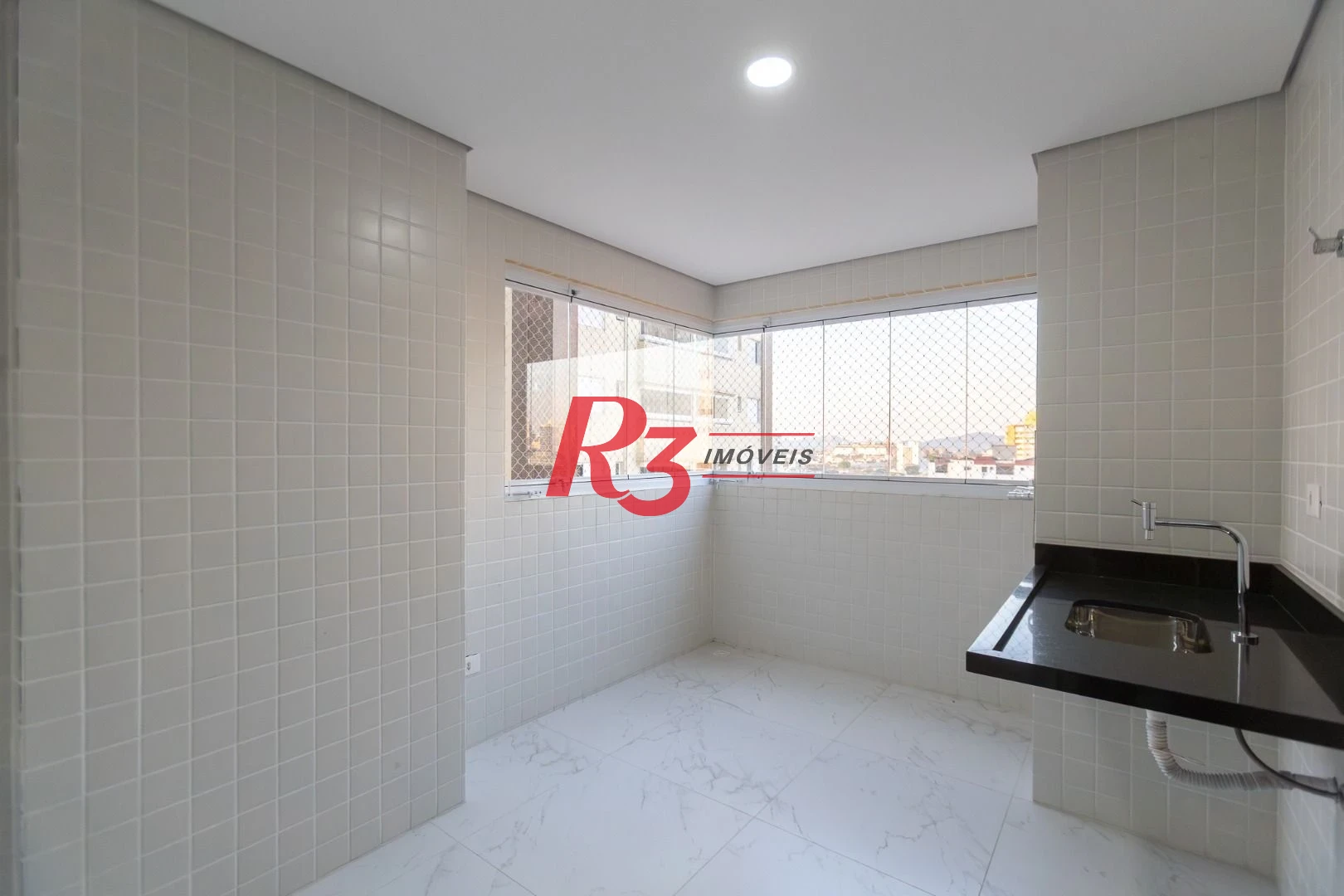 Apartamento com 2 dormitórios à venda, 70 m² por R$ 890.000,00 - Boqueirão - Santos/SP