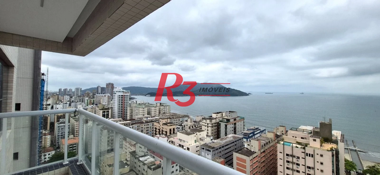 APARTAMENTO 3 QUARTOS PARA LOCAÇÃO NO EMBARÉ COM VISTA PANORAMICA  PARA O MAR