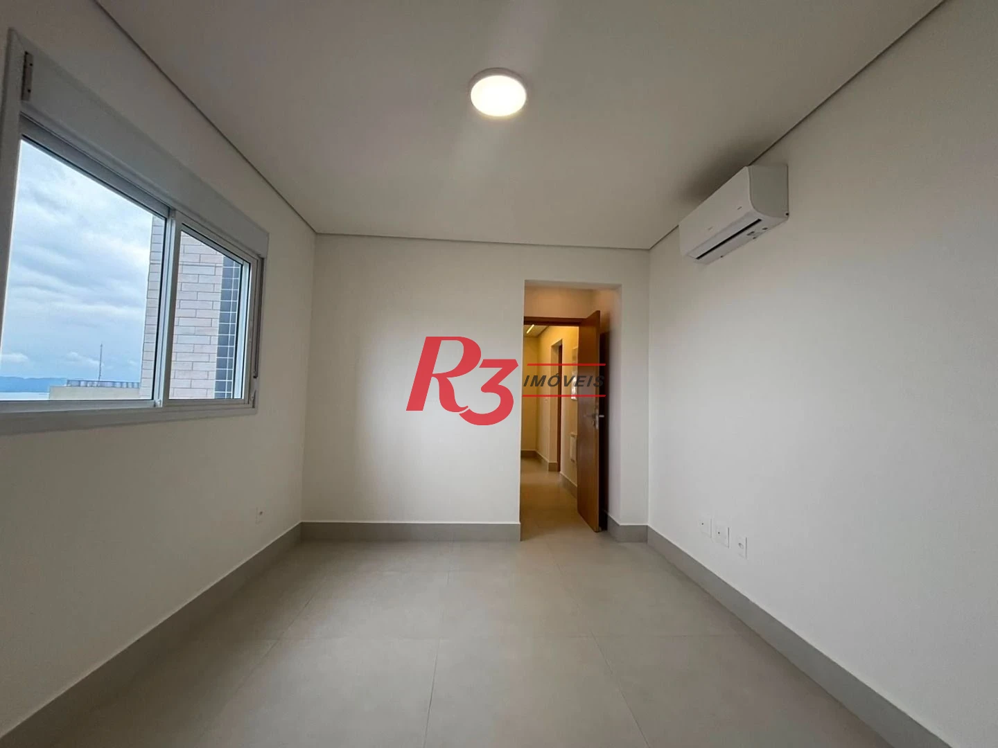 APARTAMENTO 3 QUARTOS PARA LOCAÇÃO NO EMBARÉ COM VISTA PANORAMICA  PARA O MAR