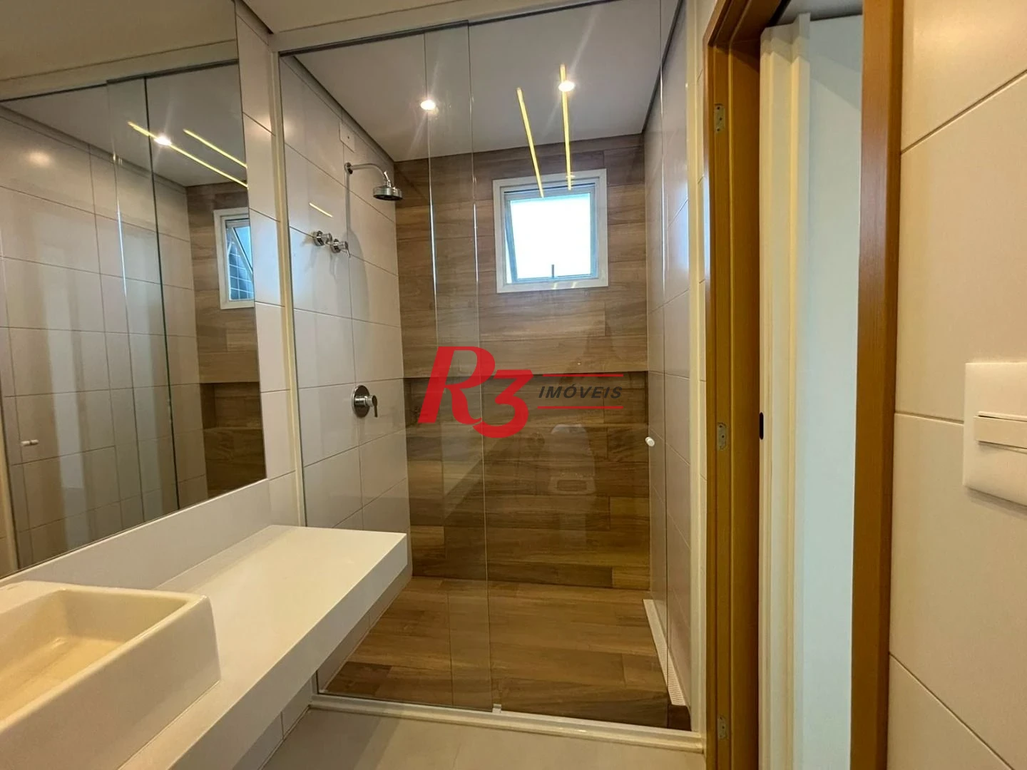 APARTAMENTO 3 QUARTOS PARA LOCAÇÃO NO EMBARÉ COM VISTA PANORAMICA  PARA O MAR