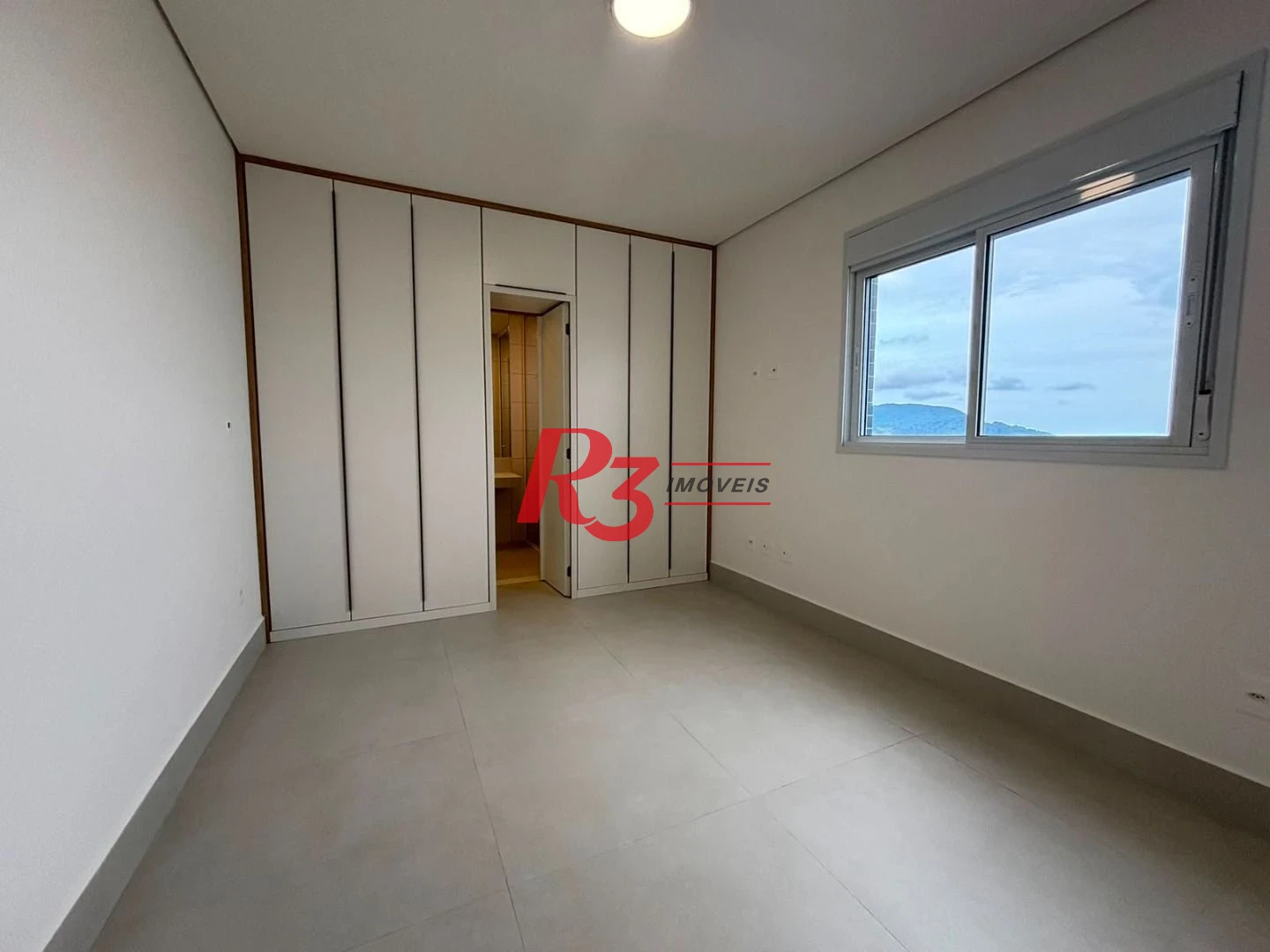 APARTAMENTO 3 QUARTOS PARA LOCAÇÃO NO EMBARÉ COM VISTA PANORAMICA  PARA O MAR