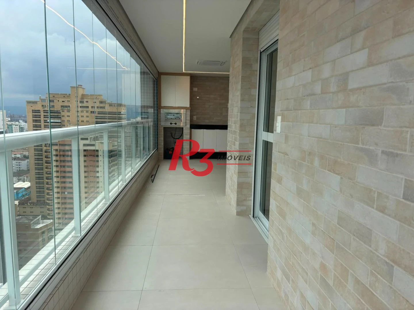 APARTAMENTO 3 QUARTOS PARA LOCAÇÃO NO EMBARÉ COM VISTA PANORAMICA  PARA O MAR