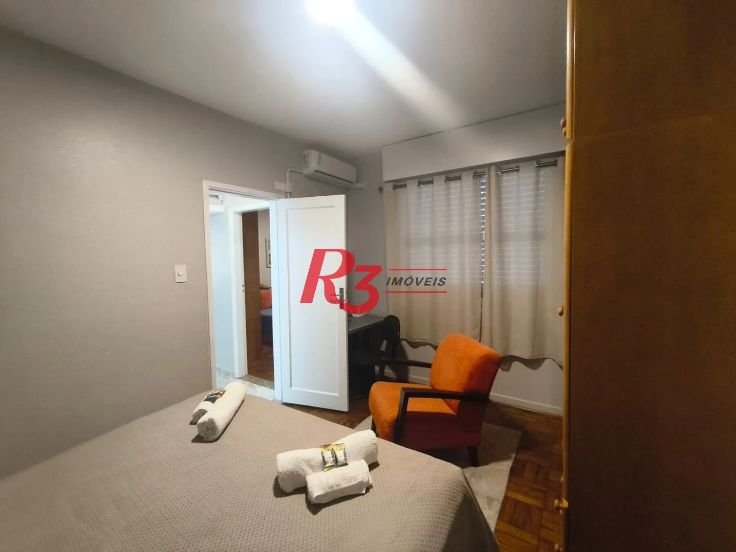 Apartamento com 2 dormitórios à venda, 74 m² por R$ 690.000,00 - Pompéia - Santos/SP