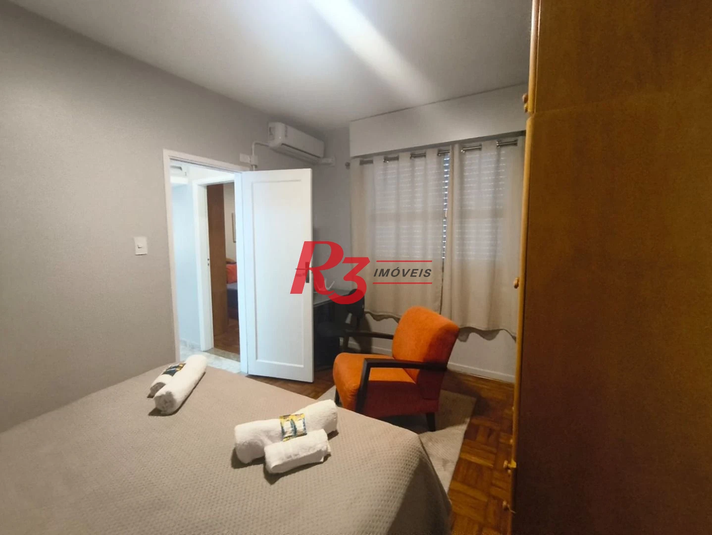 Apartamento com 2 dormitórios à venda, 74 m² por R$ 690.000,00 - Pompéia - Santos/SP