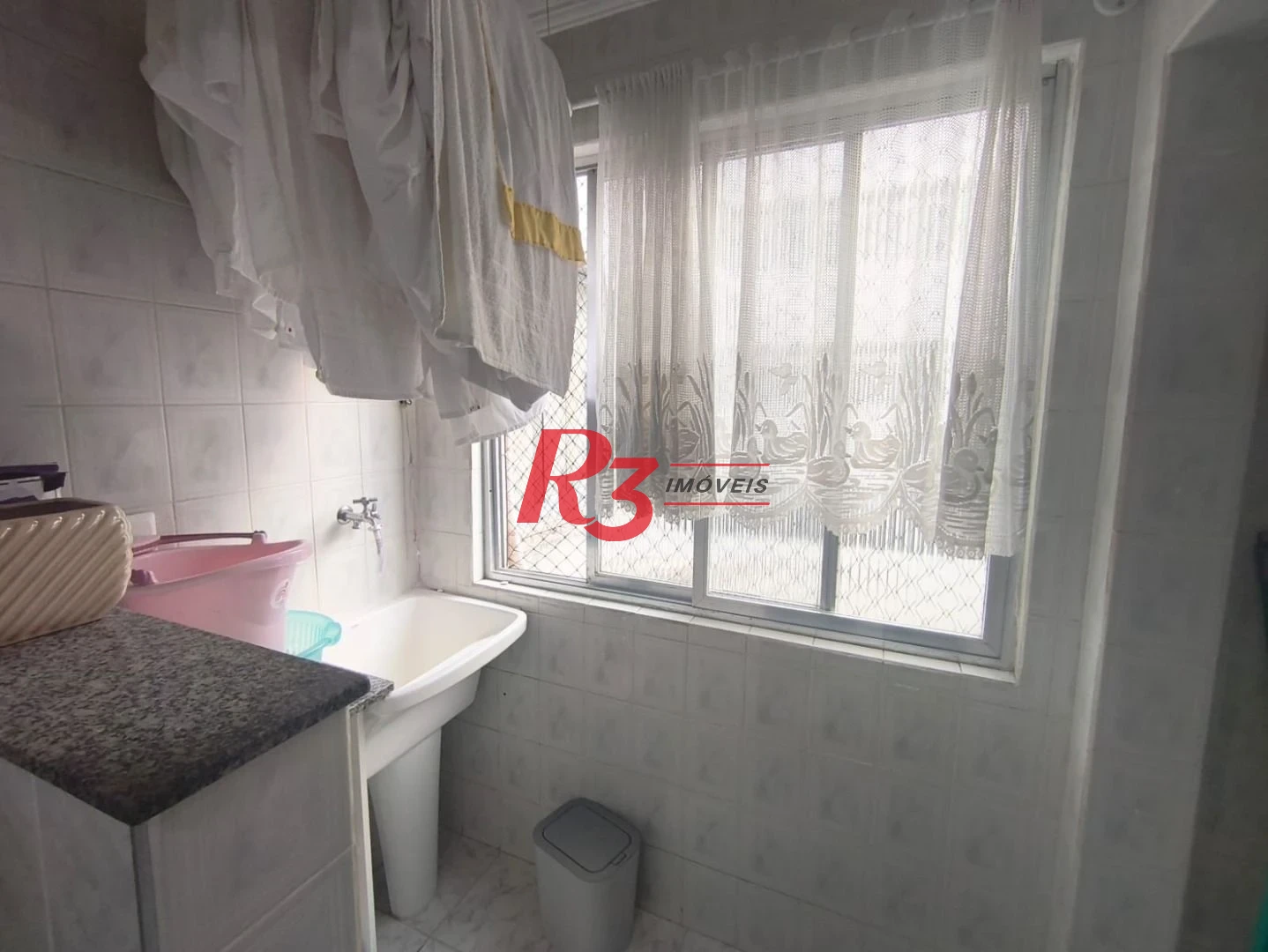 Apartamento com 2 dormitórios à venda, 74 m² por R$ 690.000,00 - Pompéia - Santos/SP