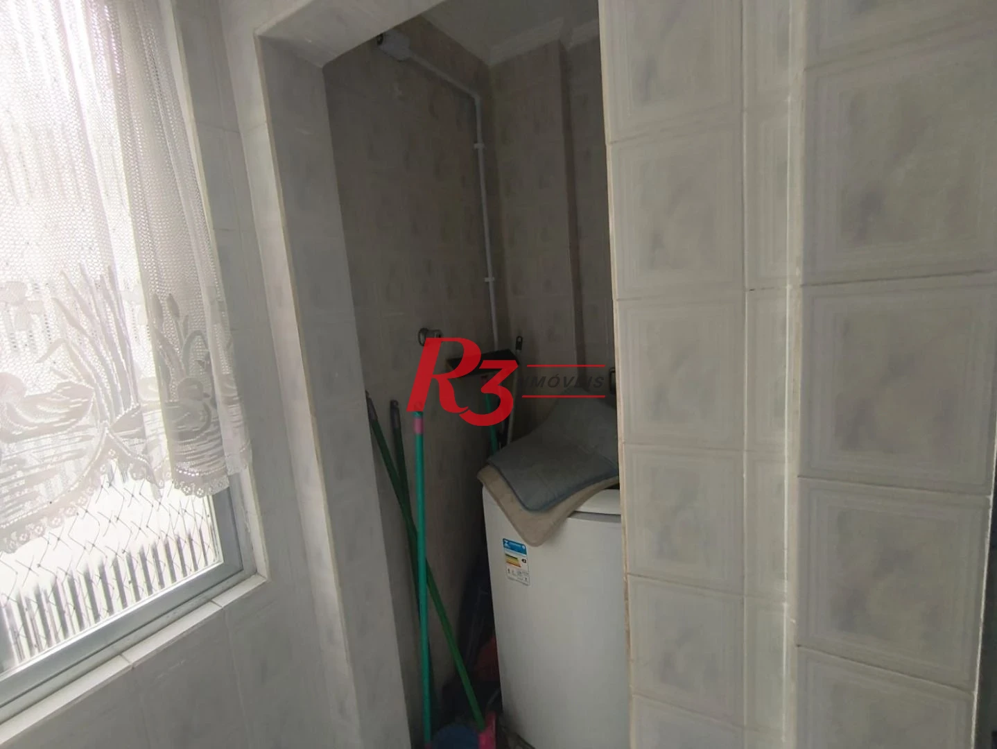 Apartamento com 2 dormitórios à venda, 74 m² por R$ 690.000,00 - Pompéia - Santos/SP