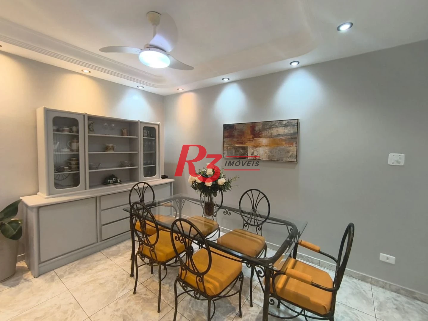 Apartamento com 2 dormitórios à venda, 74 m² por R$ 690.000,00 - Pompéia - Santos/SP