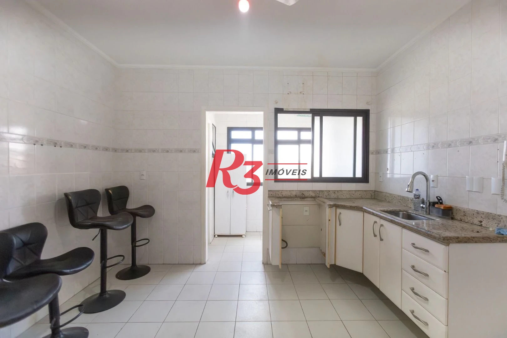 Apartamento com 2 dormitórios à venda, 79 m² por R$ 520.000,00 - Marapé - Santos/SP