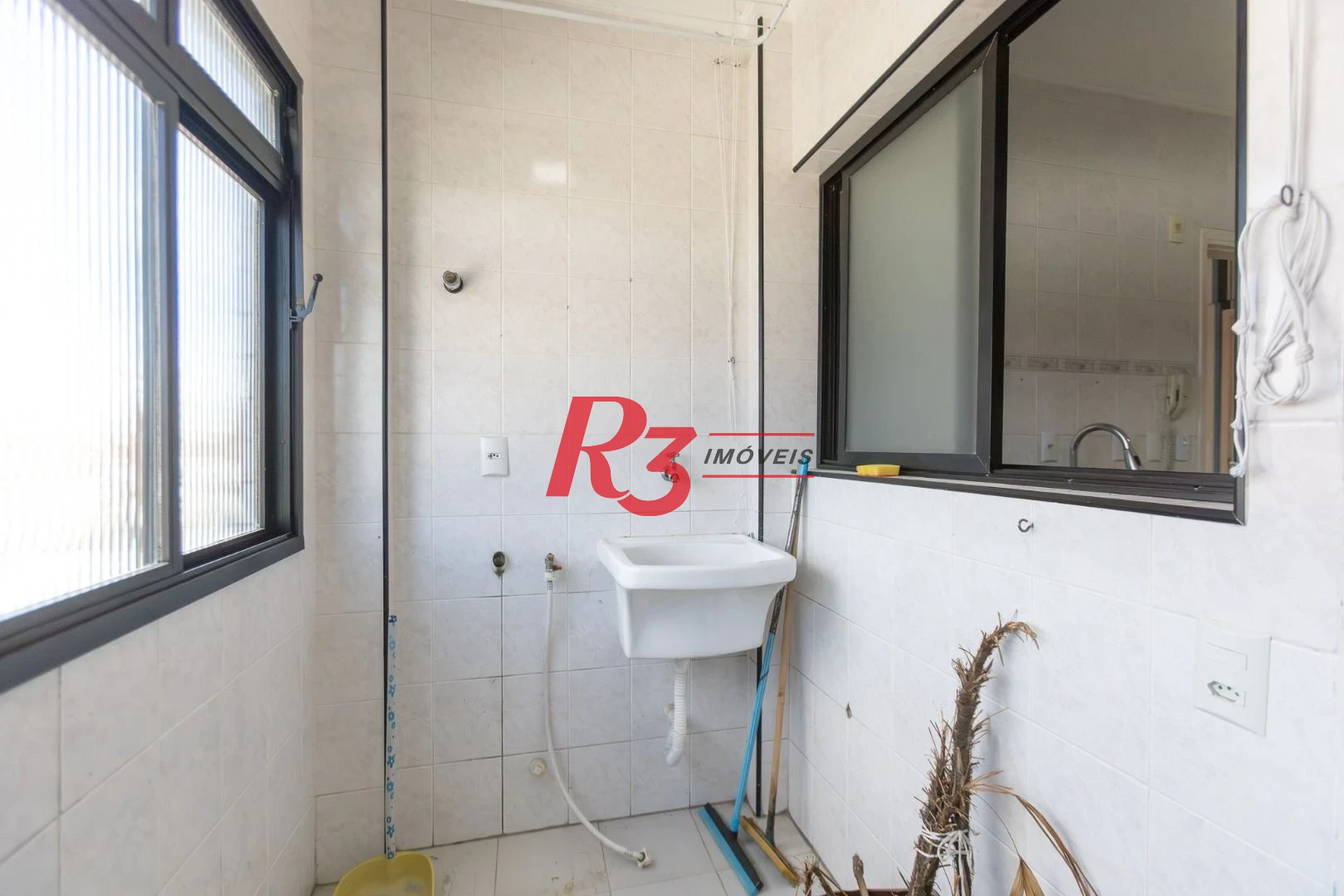 Apartamento com 2 dormitórios à venda, 79 m² por R$ 520.000,00 - Marapé - Santos/SP