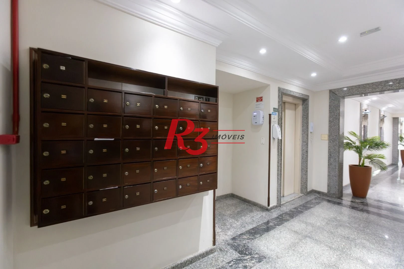 Apartamento com 2 dormitórios à venda, 79 m² por R$ 520.000,00 - Marapé - Santos/SP