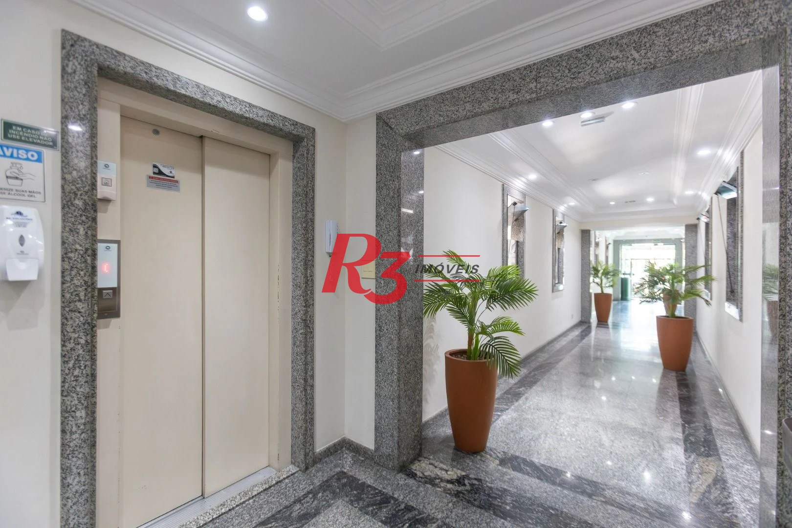 Apartamento com 2 dormitórios à venda, 79 m² por R$ 520.000,00 - Marapé - Santos/SP