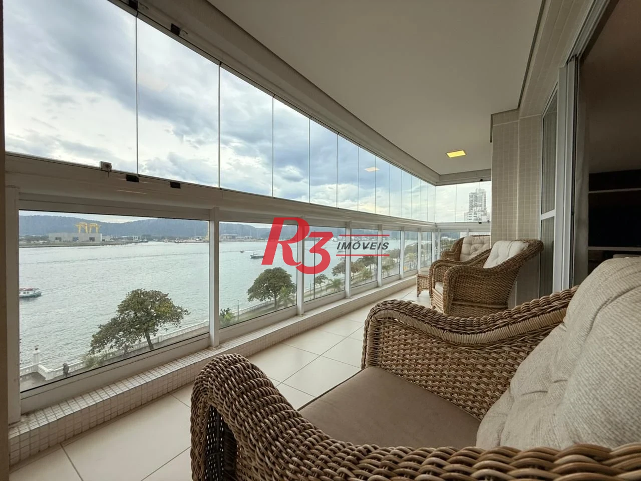 Apartamento com 4 dormitórios para alugar, 189 m² por R$ 17.000,02/mês - Ponta da Praia - Santos/SP