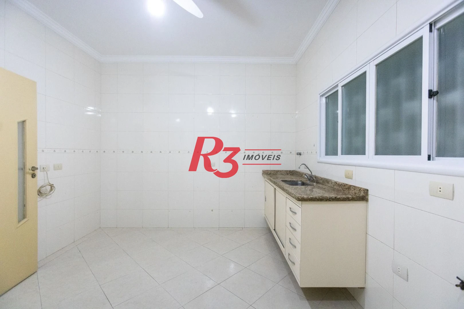 Casa com 3 dormitórios à venda, 142 m² por R$ 1.250.000,00 - Campo Grande - Santos/SP