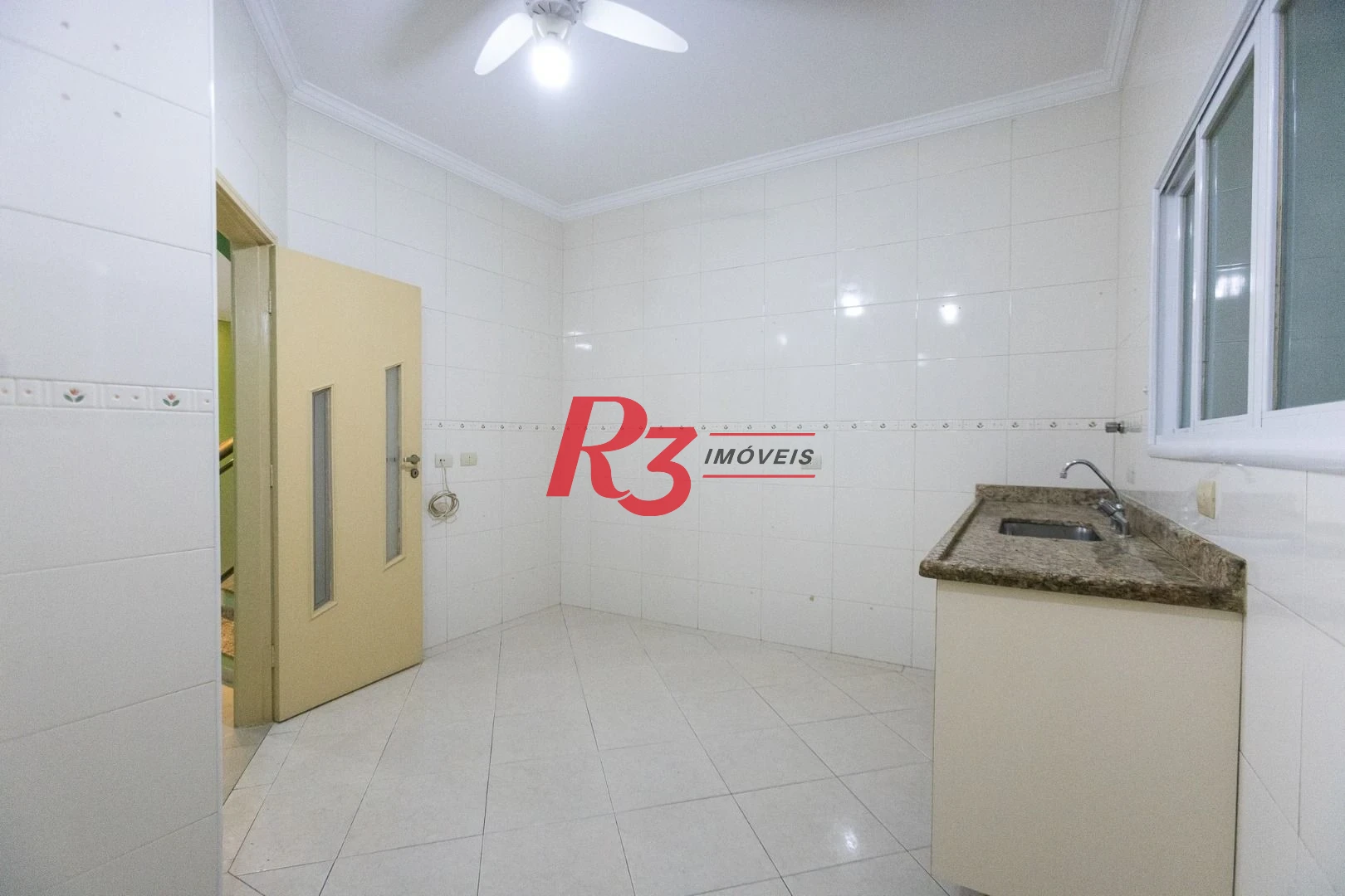 Casa com 3 dormitórios à venda, 142 m² por R$ 1.250.000,00 - Campo Grande - Santos/SP